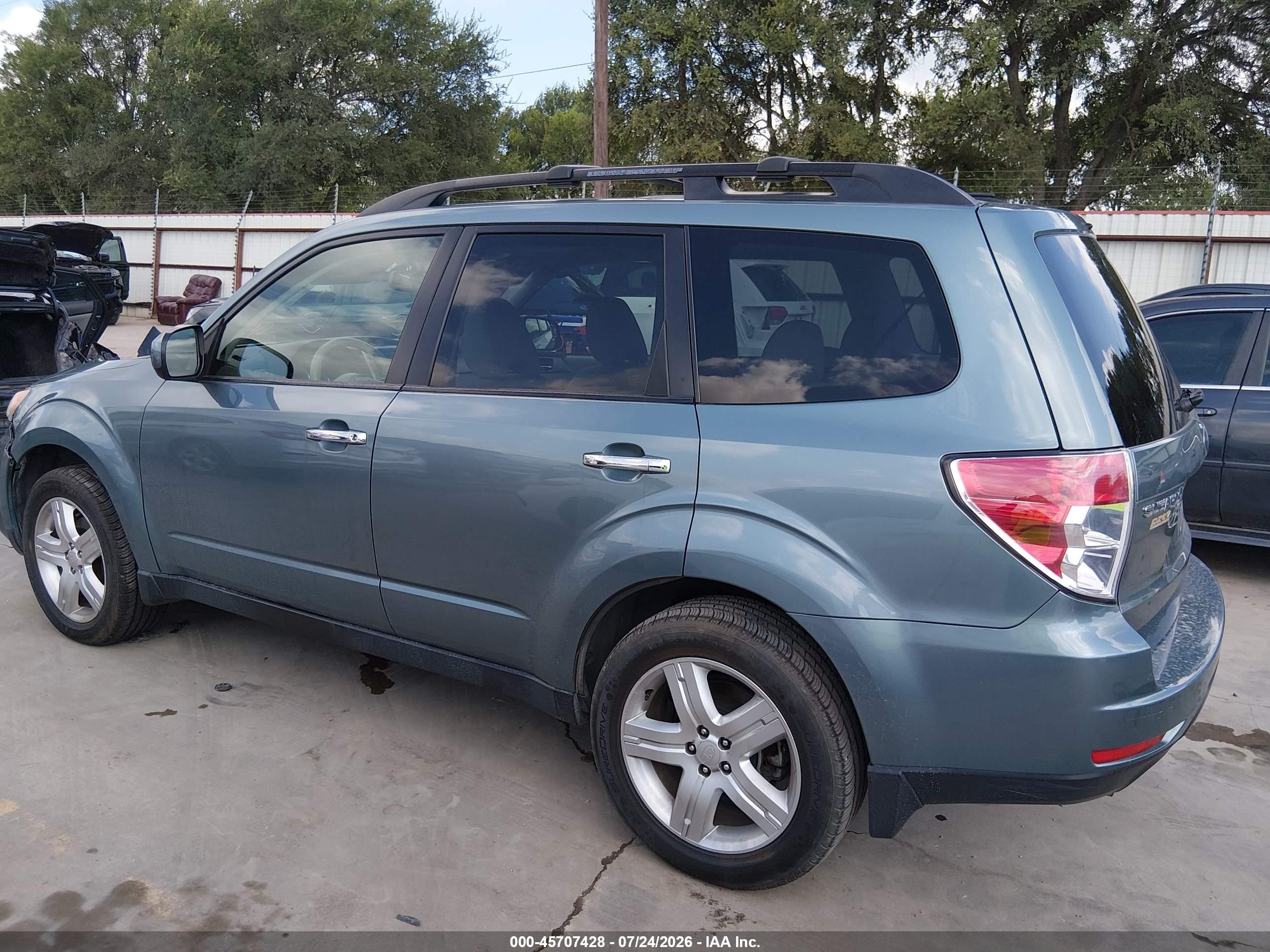 2009 Subaru Forester 2.5x Teal vin: JF2SH63699H730445