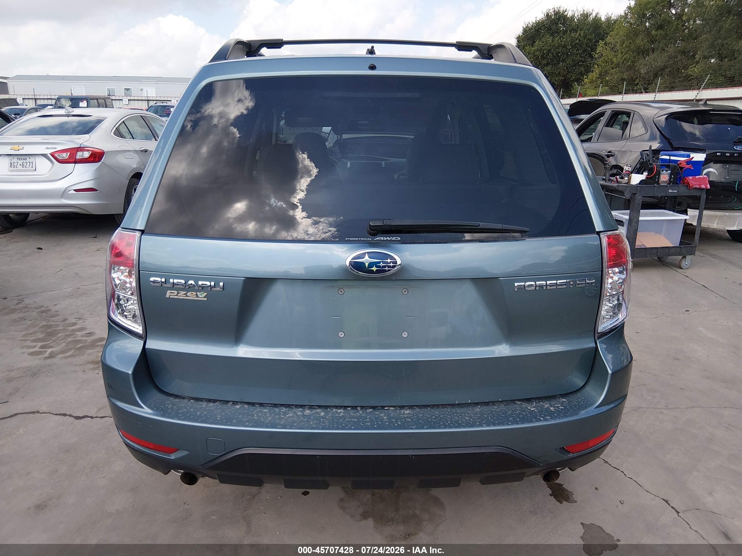 2009 Subaru Forester 2.5x Teal vin: JF2SH63699H730445