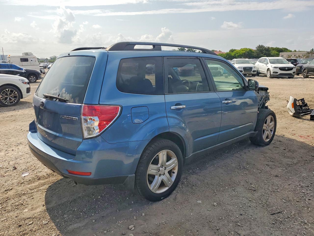 2009 Subaru Forester 2.5x Premium Blue vin: JF2SH63699H750016