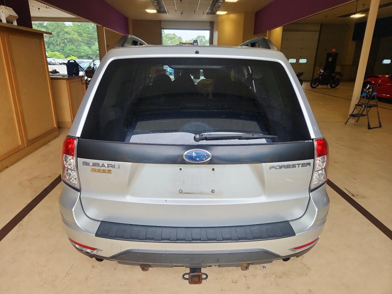2009 Subaru Forester 2.5x Premium Silver vin: JF2SH636X9H725559