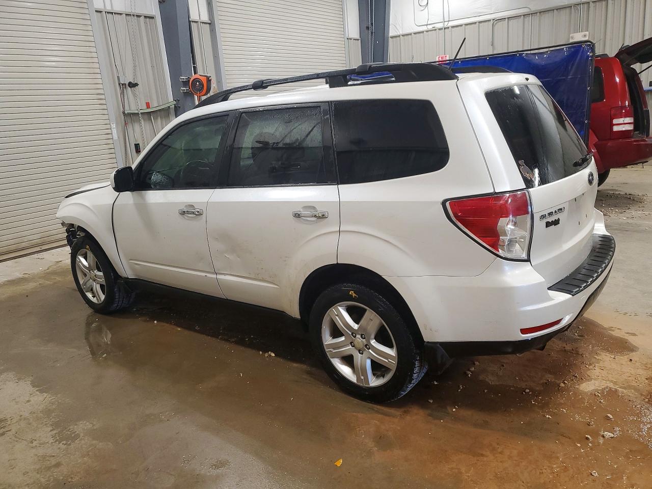 2009 Subaru Forester 2.5x Premium White vin: JF2SH636X9H749084