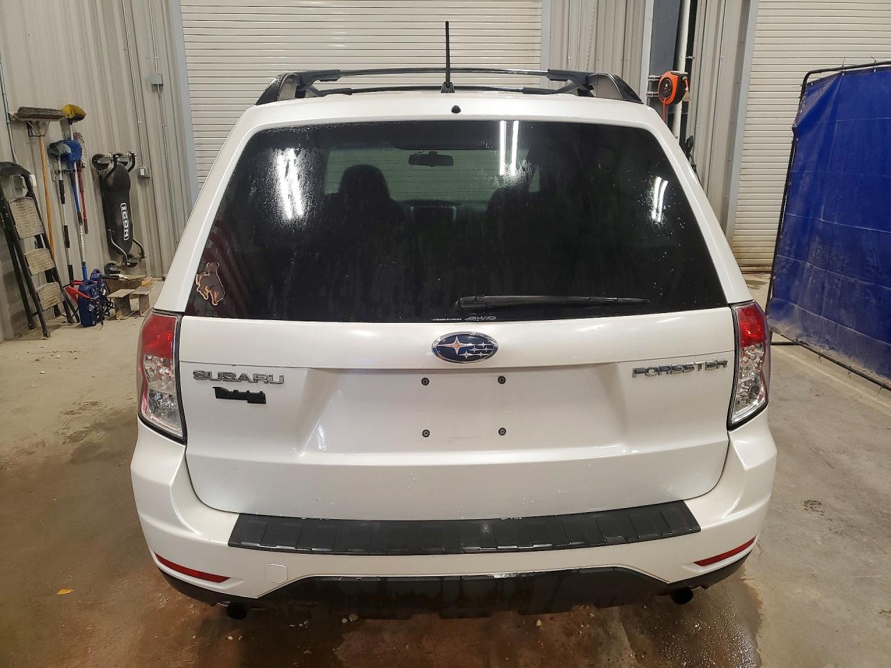 2009 Subaru Forester 2.5x Premium White vin: JF2SH636X9H749084