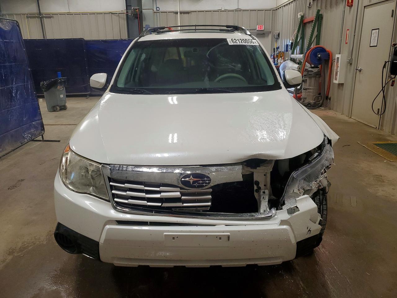 2009 Subaru Forester 2.5x Premium White vin: JF2SH636X9H749084