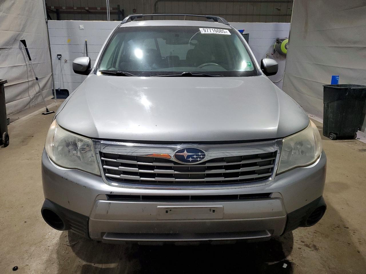 2009 Subaru Forester 2.5x Premium Silver vin: JF2SH636X9H753880