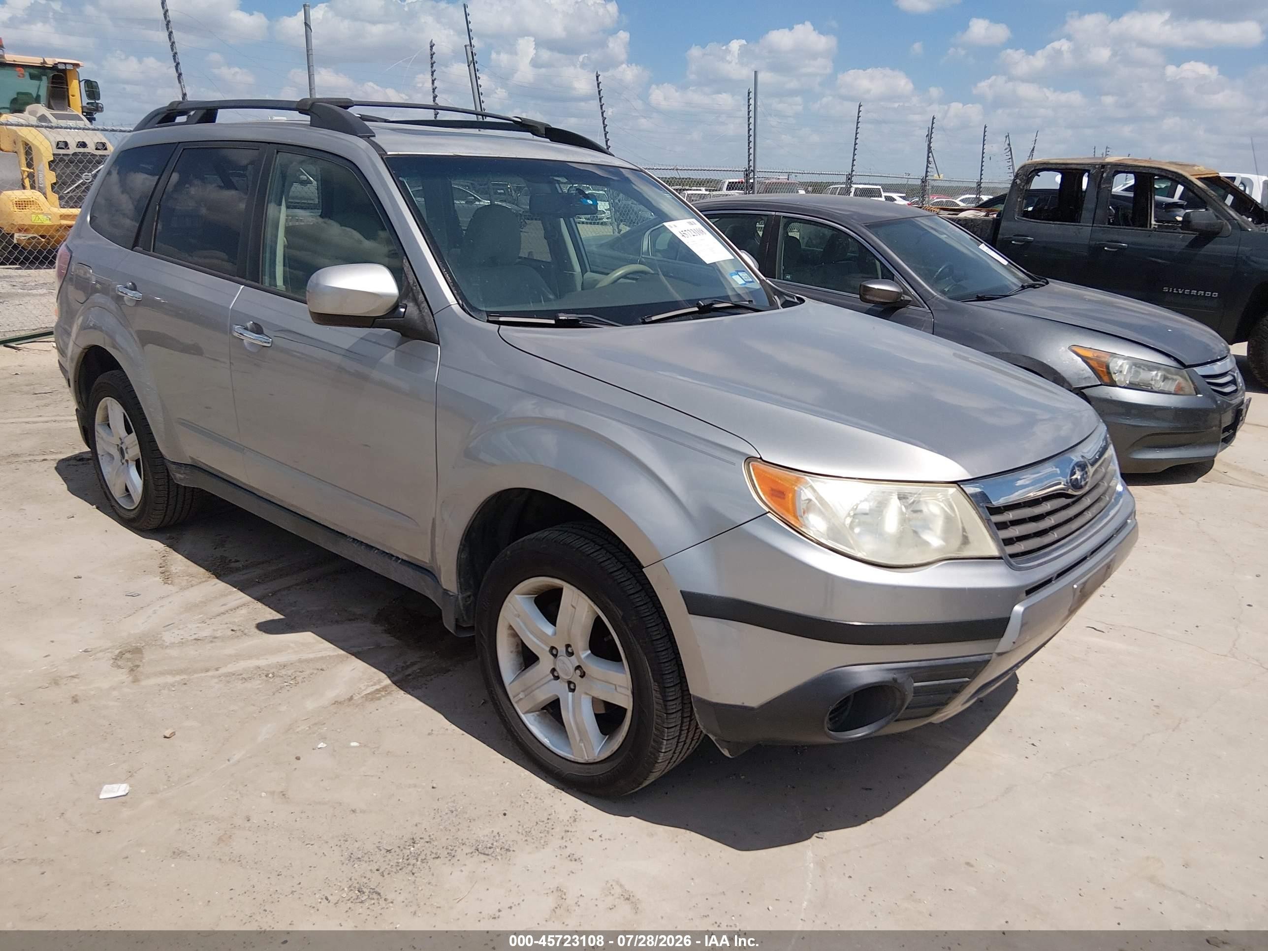 2009 Subaru Forester 2.5x Silver vin: JF2SH636X9H754947