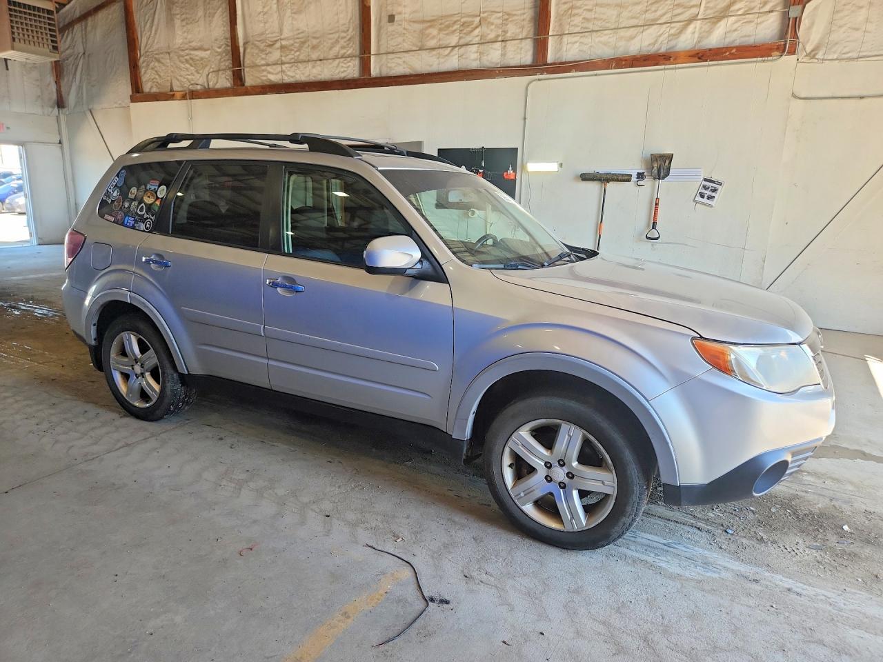 2009 Subaru Forester 2.5x Premium Silver vin: JF2SH636X9H769299