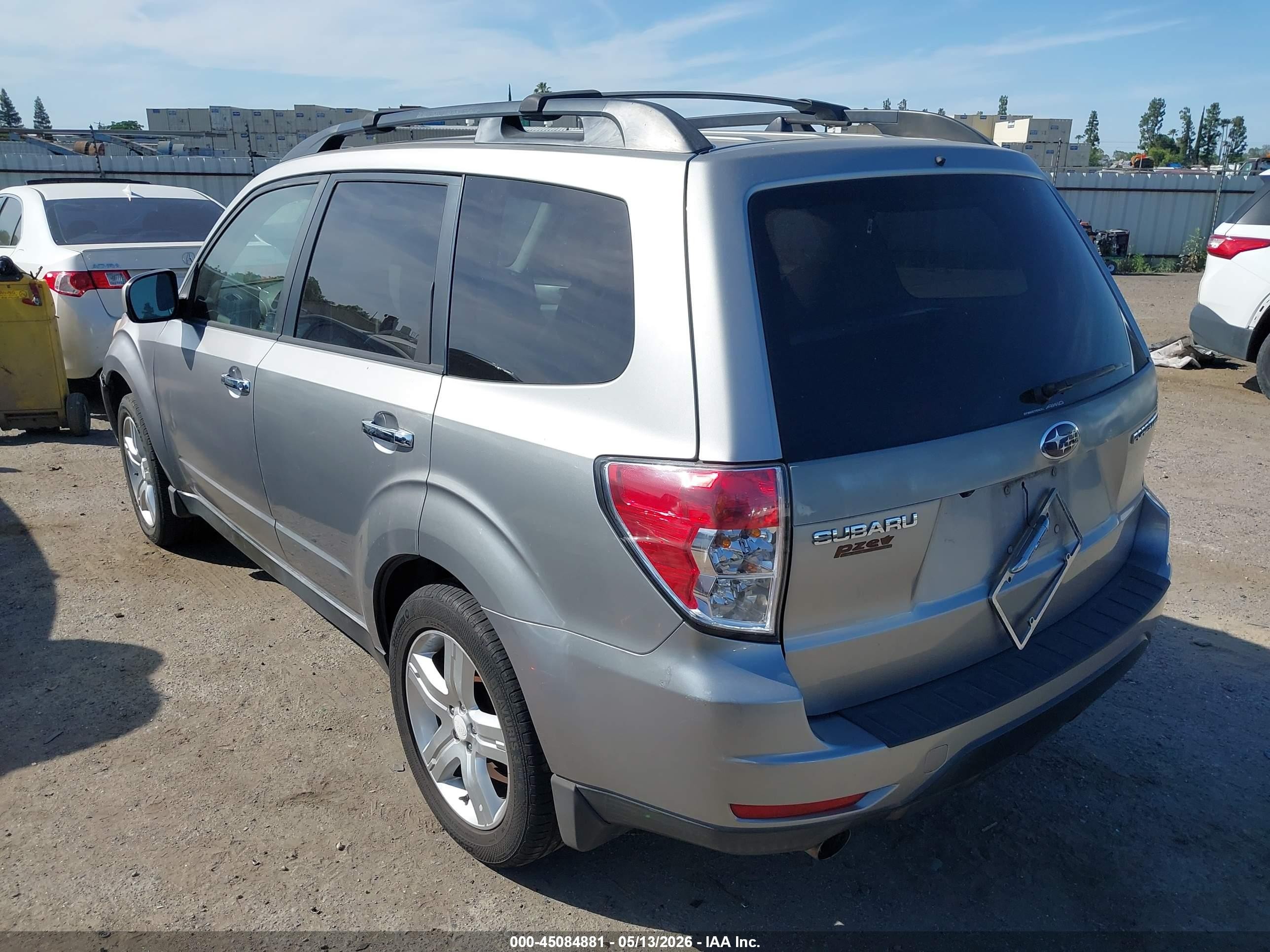 2009 Subaru Forester 2.5x Limited Silver vin: JF2SH64609H765826