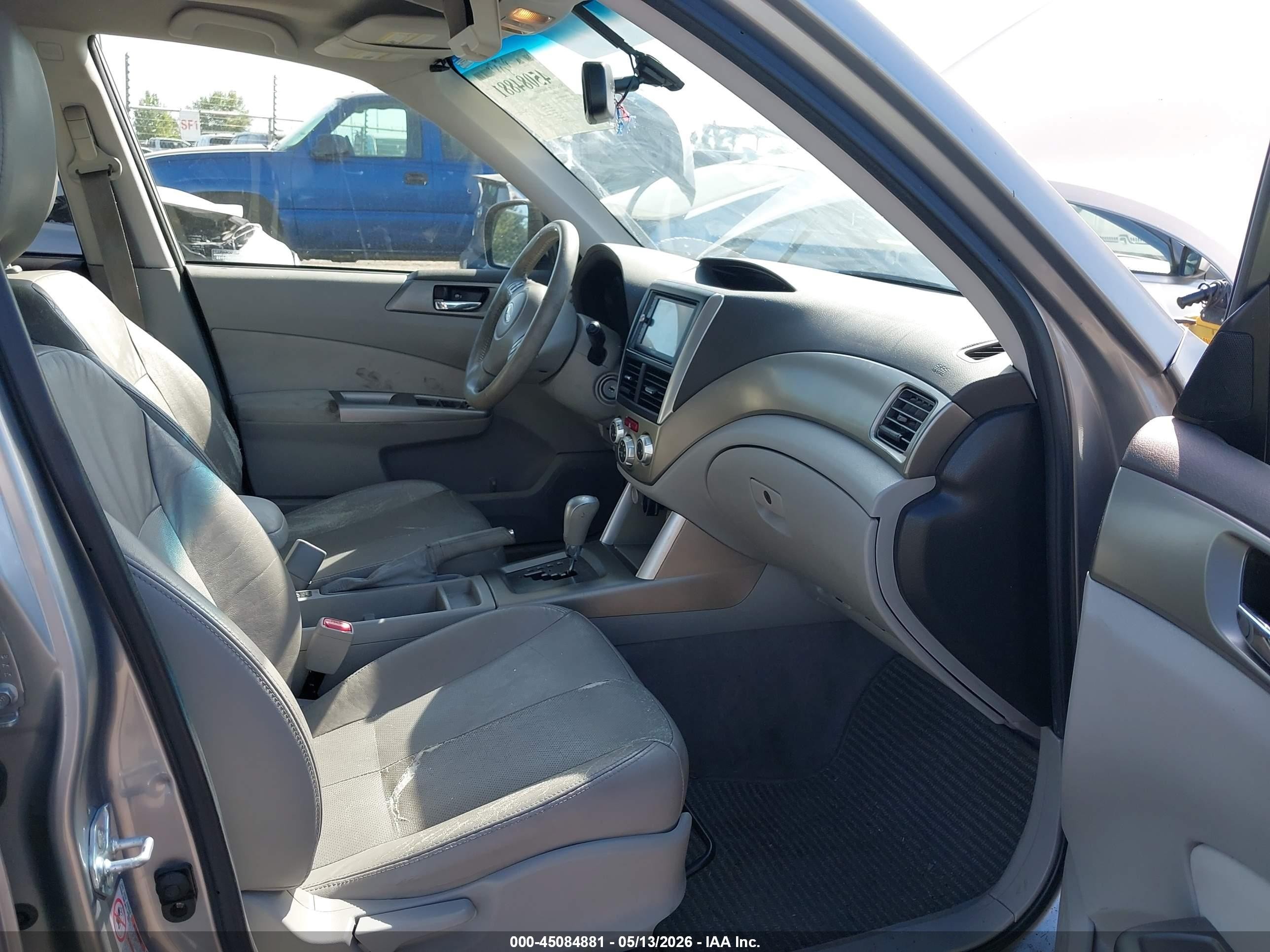 2009 Subaru Forester 2.5x Limited Silver vin: JF2SH64609H765826