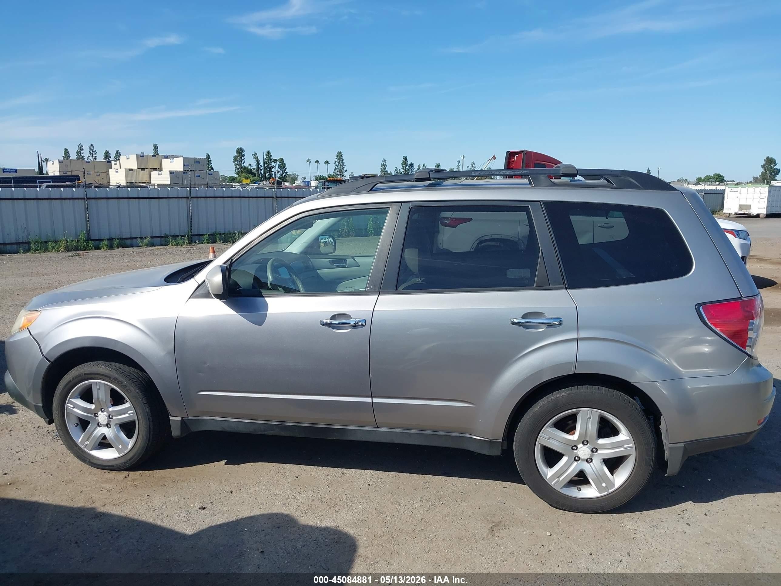 2009 Subaru Forester 2.5x Limited Silver vin: JF2SH64609H765826