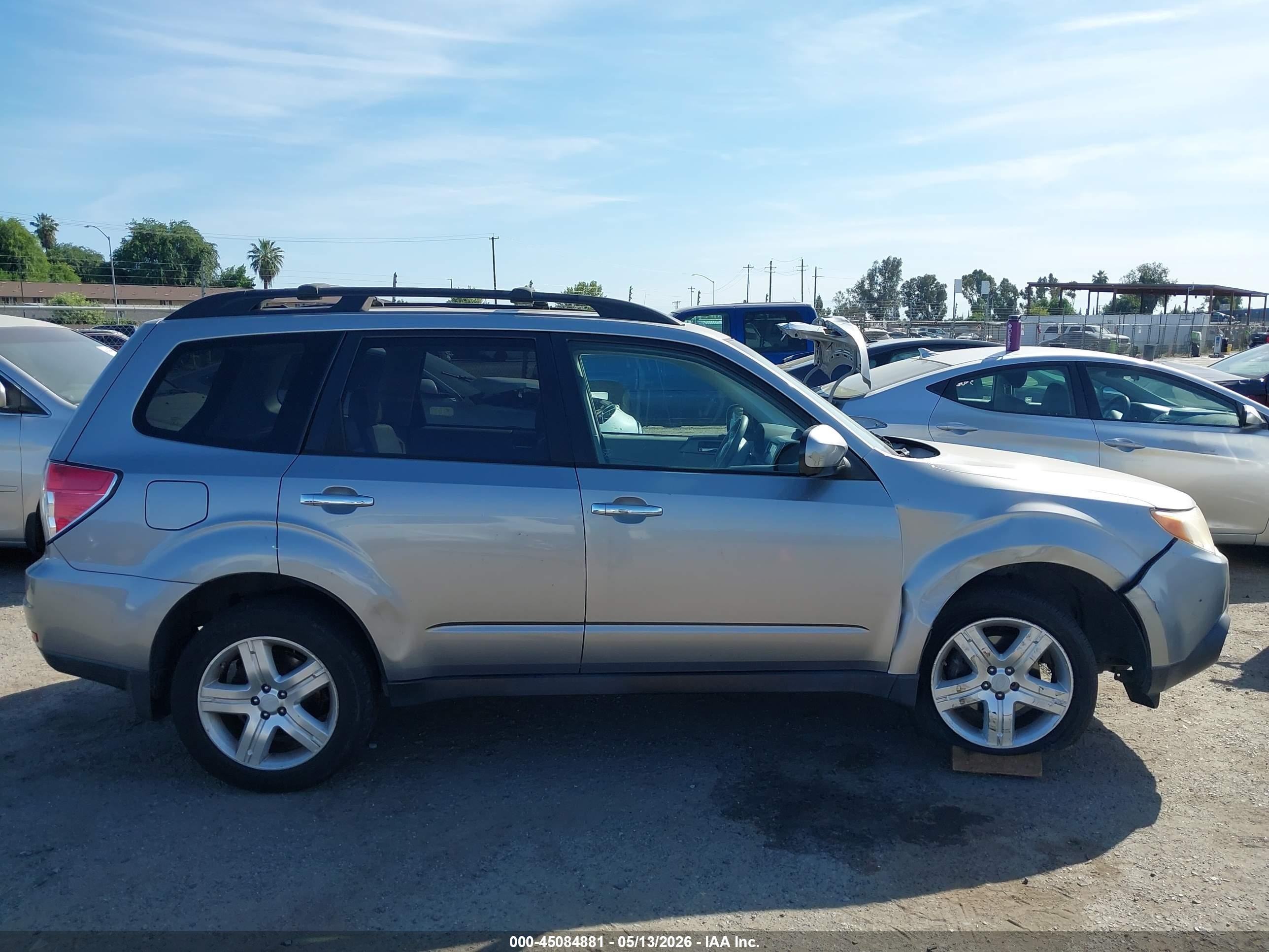 2009 Subaru Forester 2.5x Limited Silver vin: JF2SH64609H765826