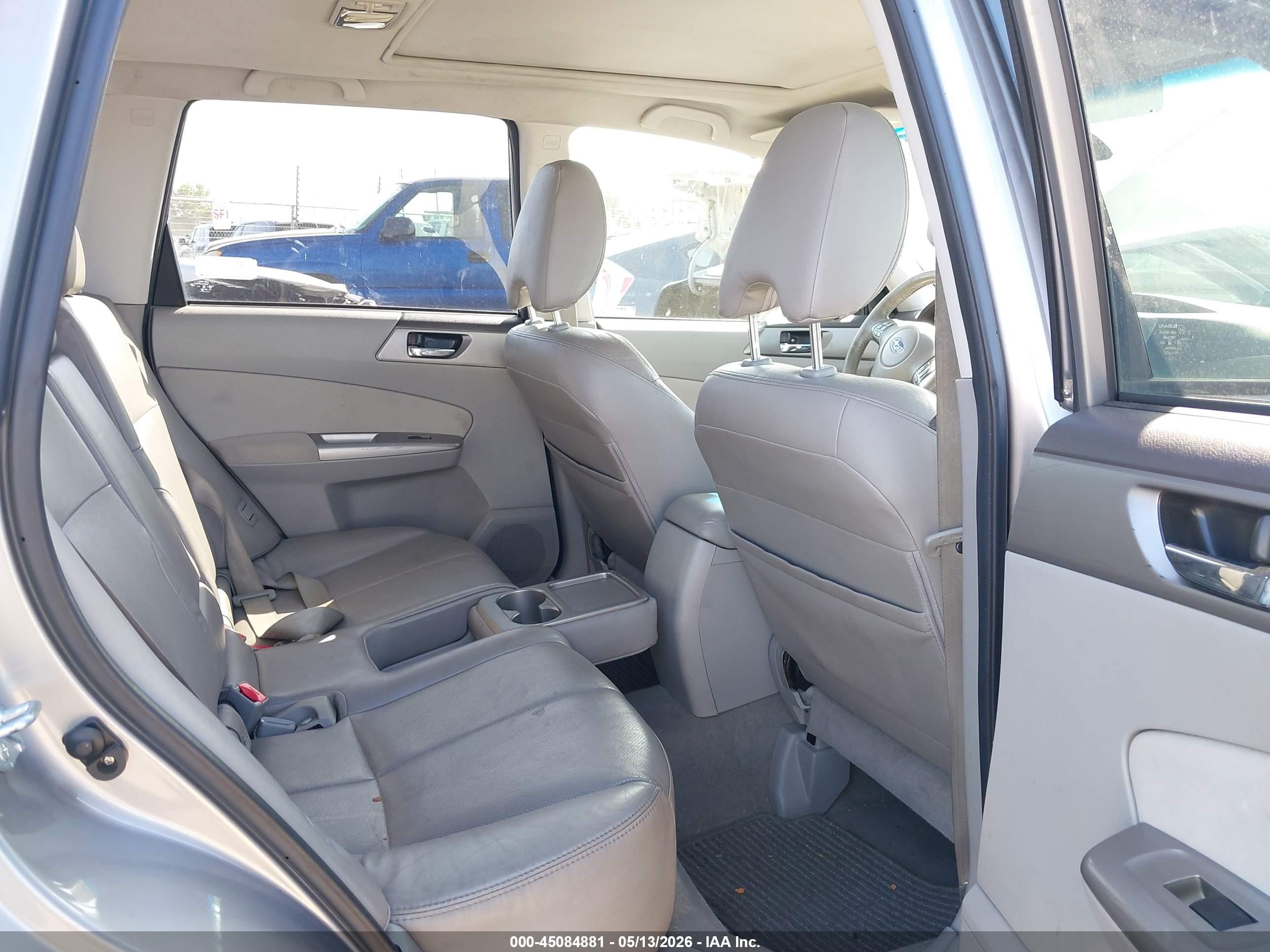 2009 Subaru Forester 2.5x Limited Silver vin: JF2SH64609H765826