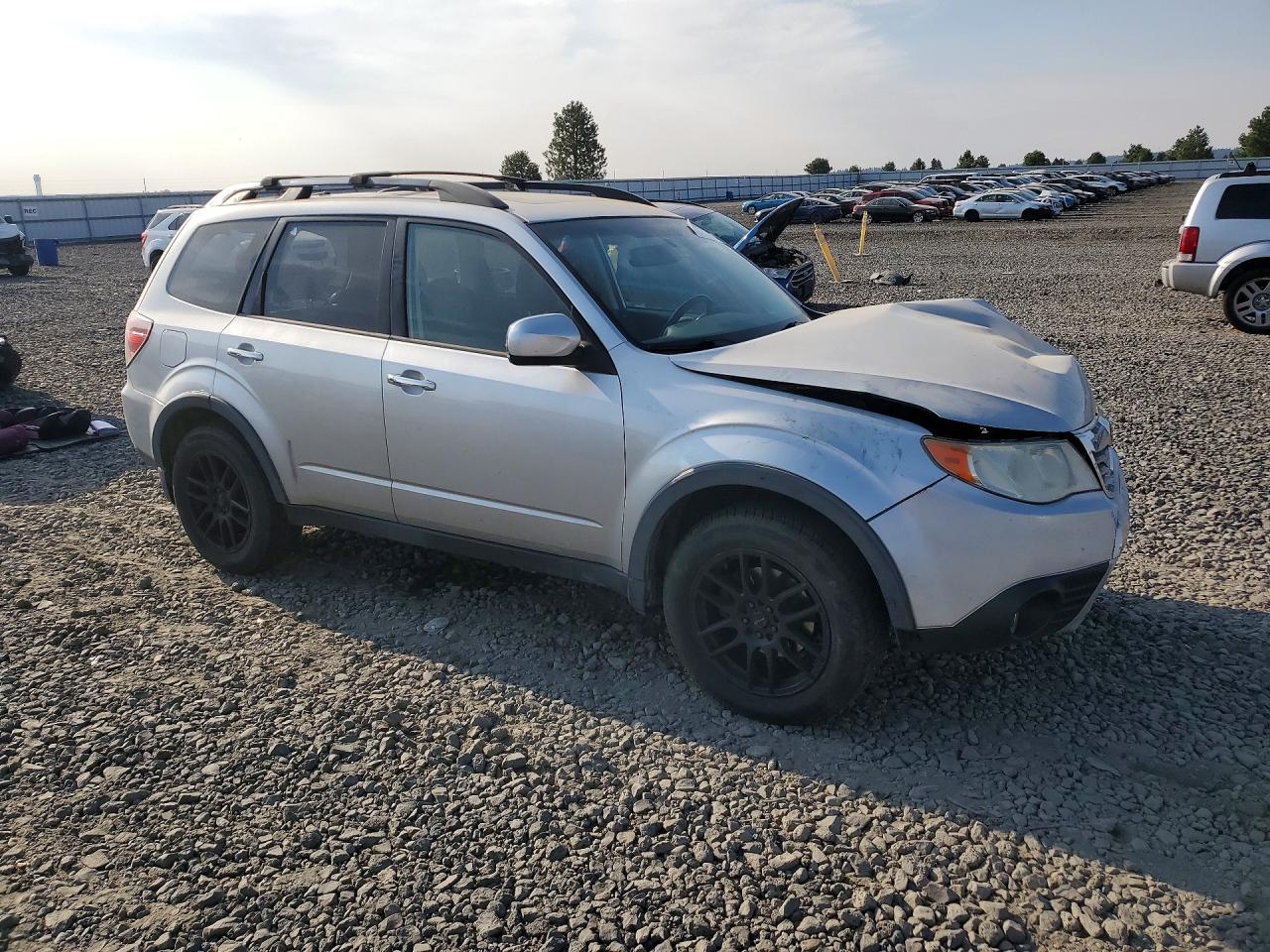 2009 Subaru Forester 2.5x Limited Silver vin: JF2SH64649H744316