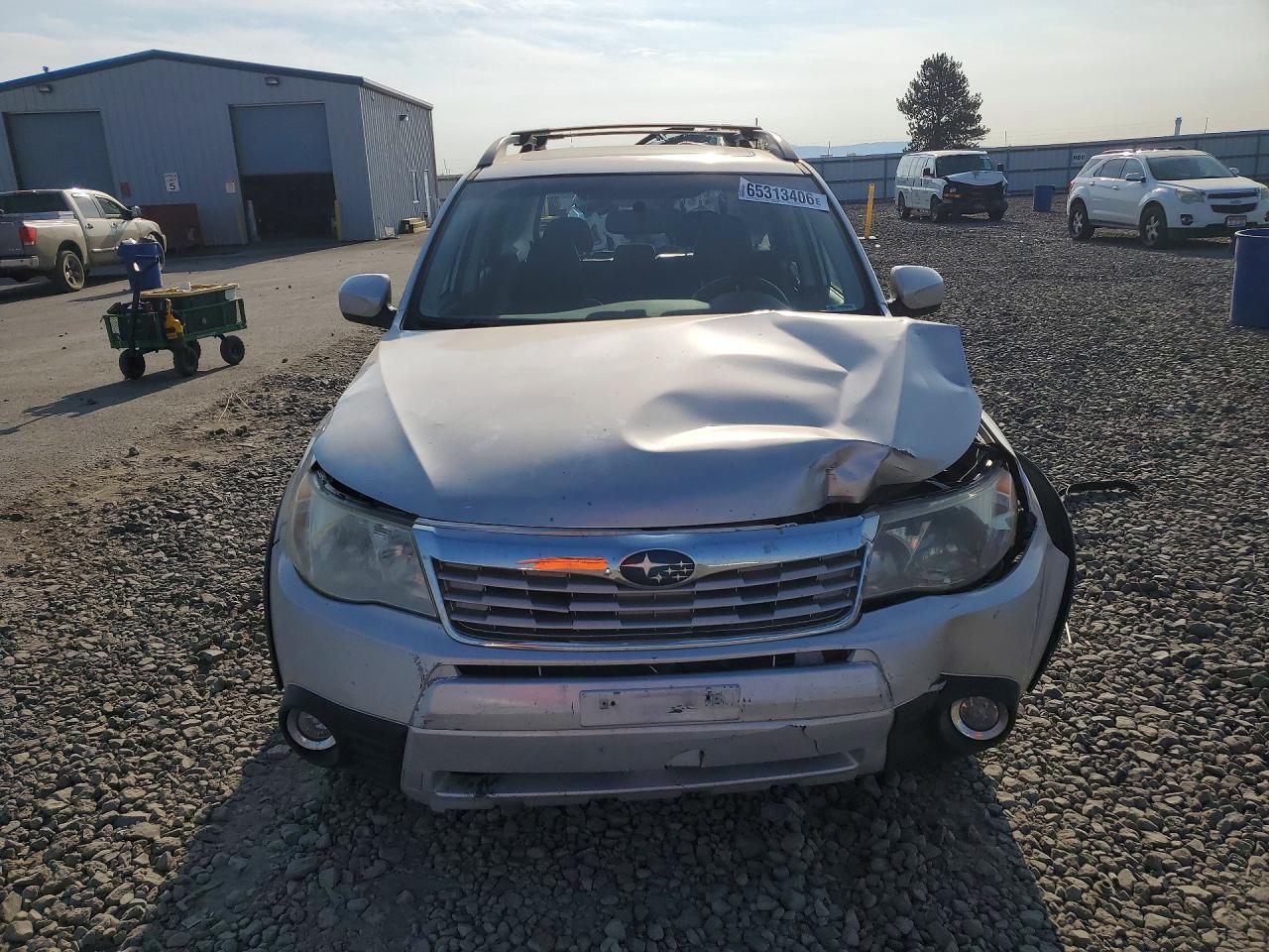 2009 Subaru Forester 2.5x Limited Silver vin: JF2SH64649H744316
