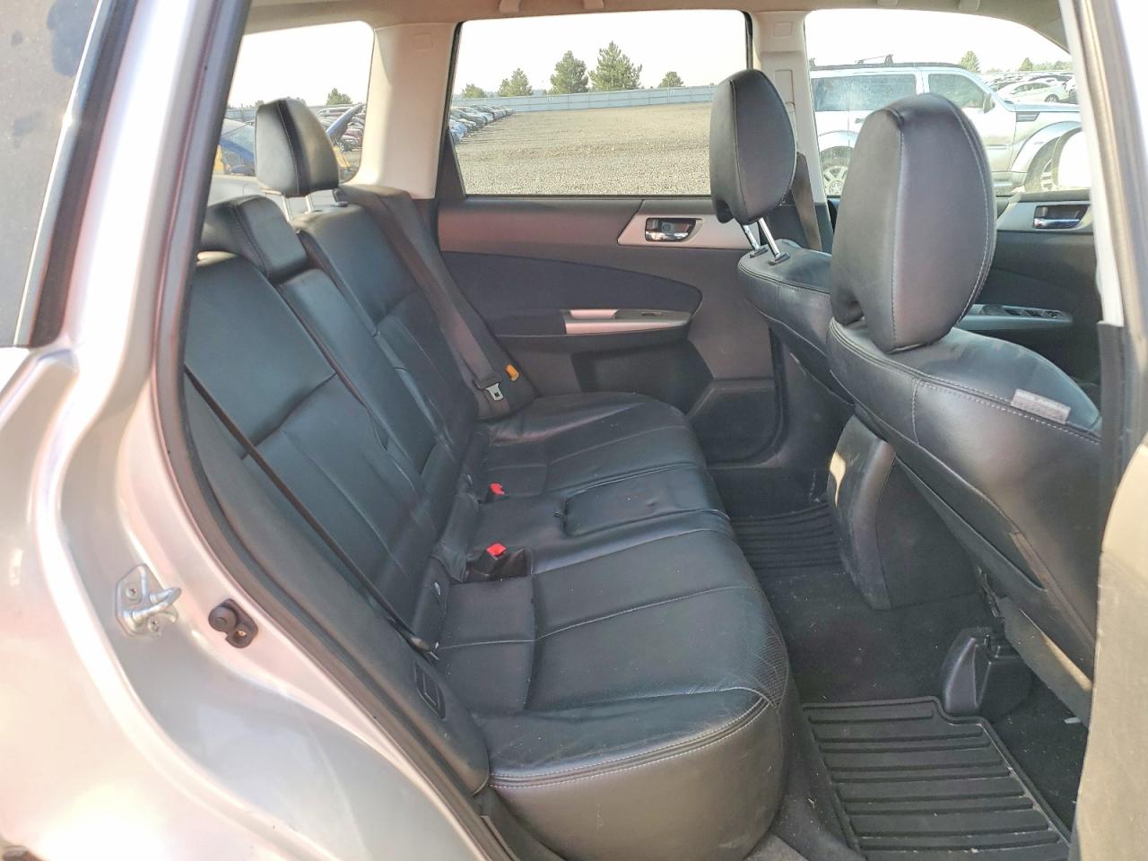 2009 Subaru Forester 2.5x Limited Silver vin: JF2SH64649H744316