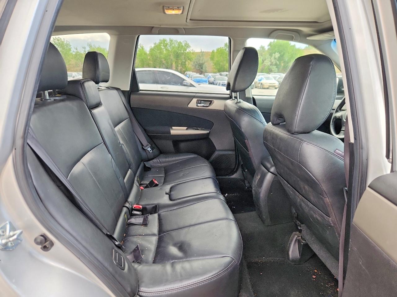 2009 Subaru Forester 2.5x Limited Silver vin: JF2SH64649H765831