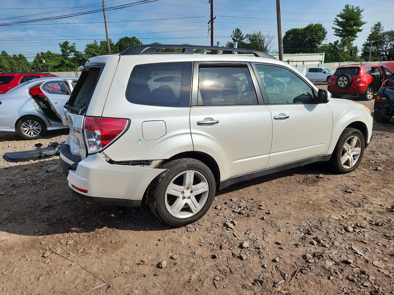 2009 Subaru Forester 2.5x Limited White vin: JF2SH64659H709185