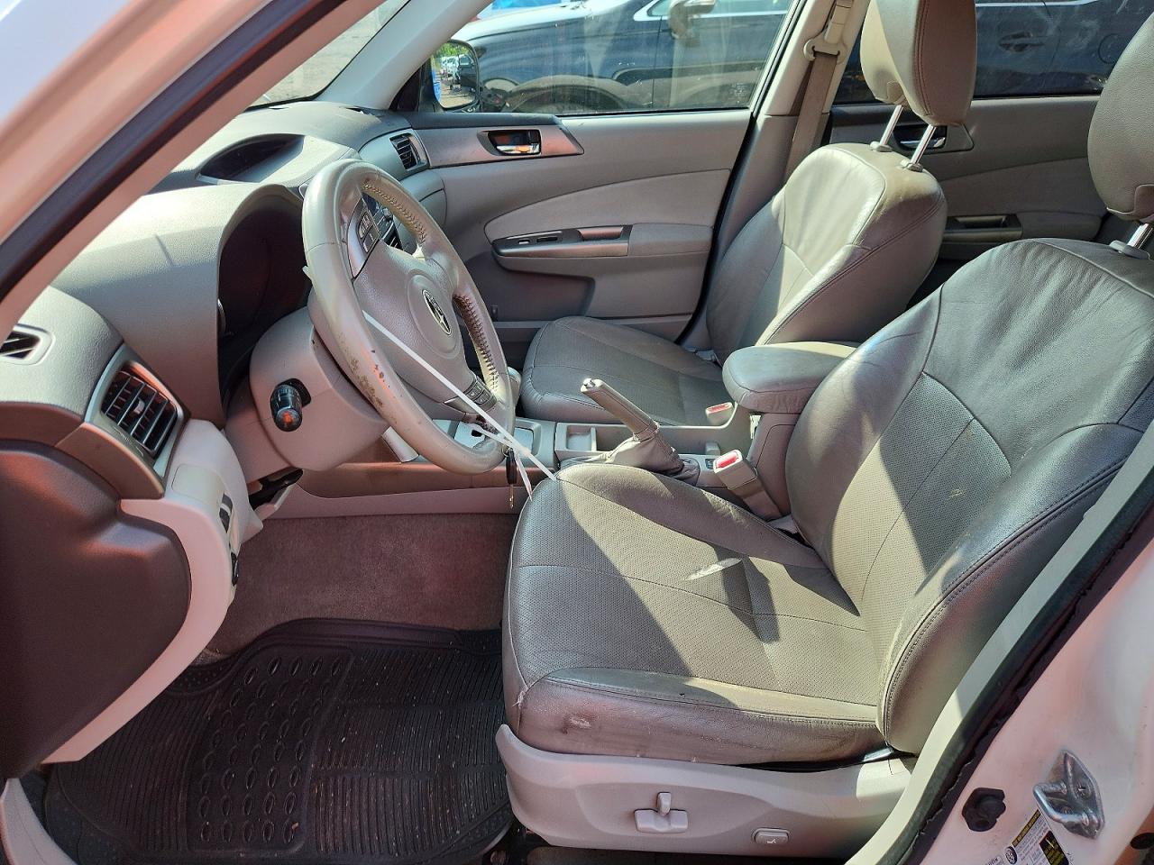 2009 Subaru Forester 2.5x Limited White vin: JF2SH64659H709185