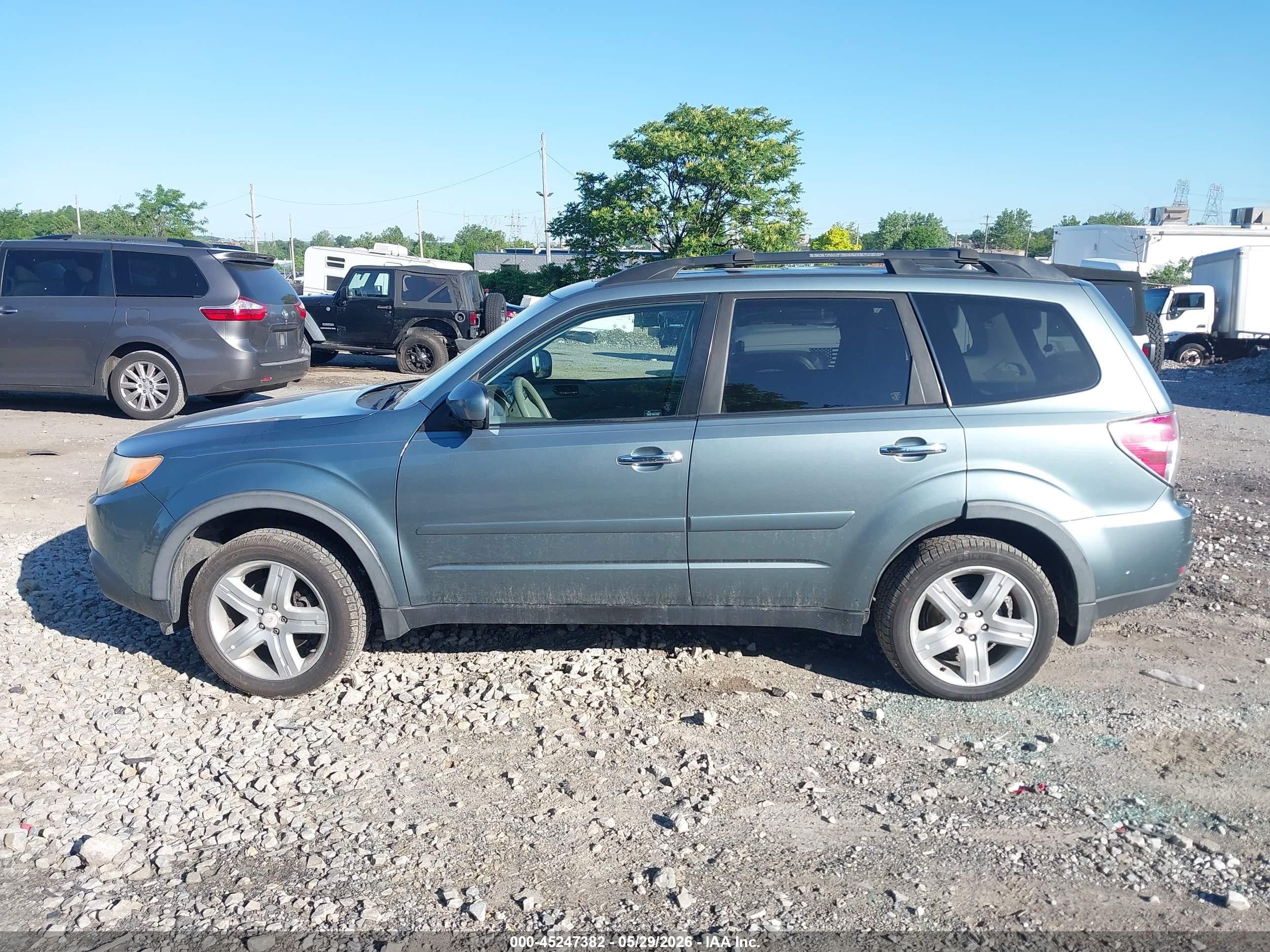 2009 Subaru Forester 2.5x Limited Silver vin: JF2SH64659H744955