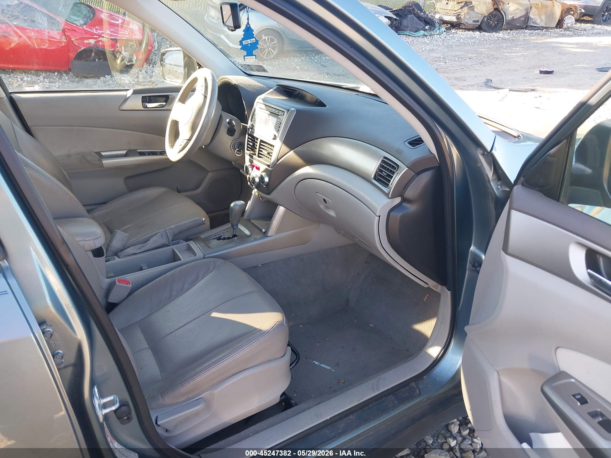 2009 Subaru Forester 2.5x Limited Silver vin: JF2SH64659H744955