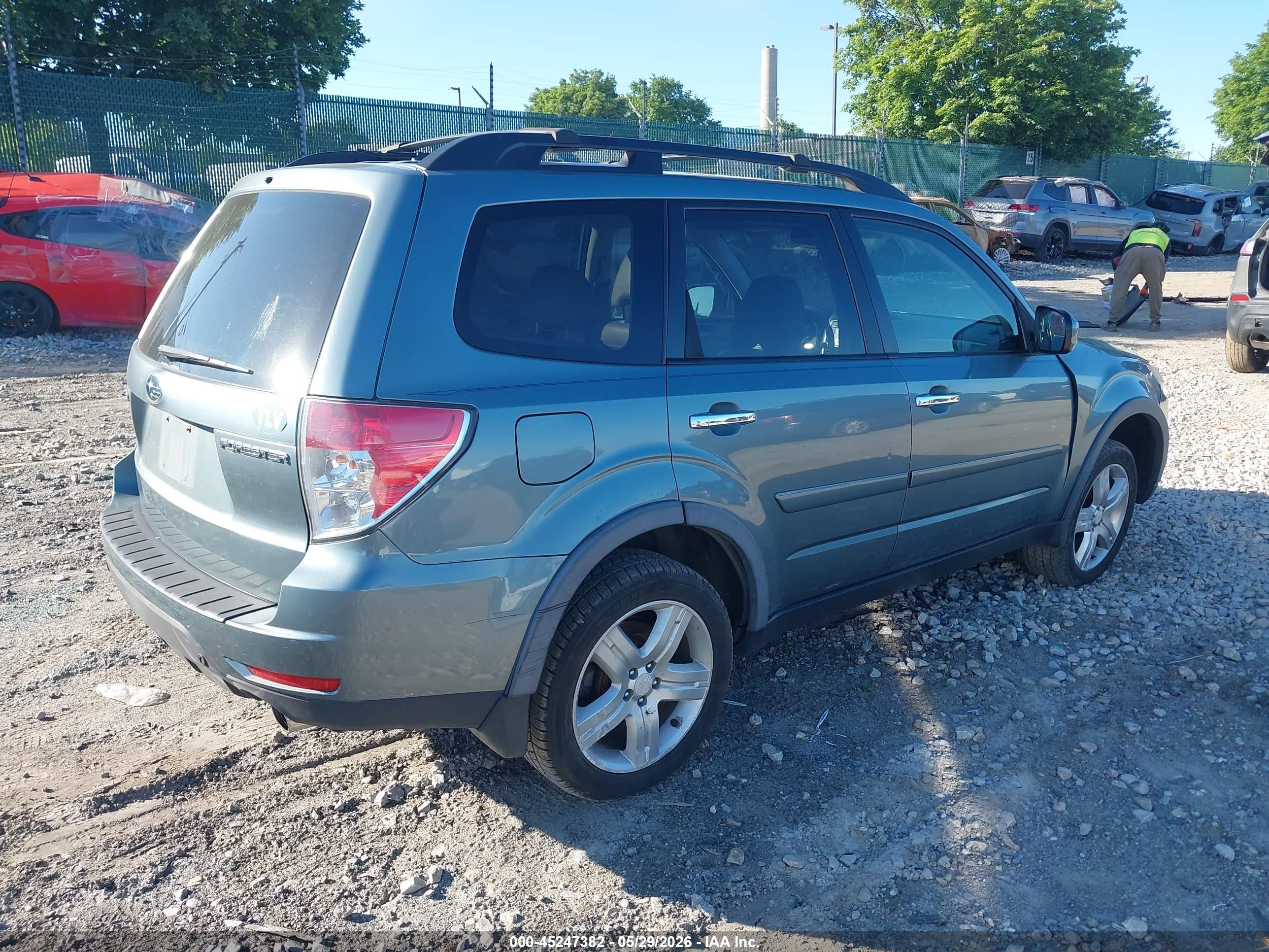 2009 Subaru Forester 2.5x Limited Silver vin: JF2SH64659H744955