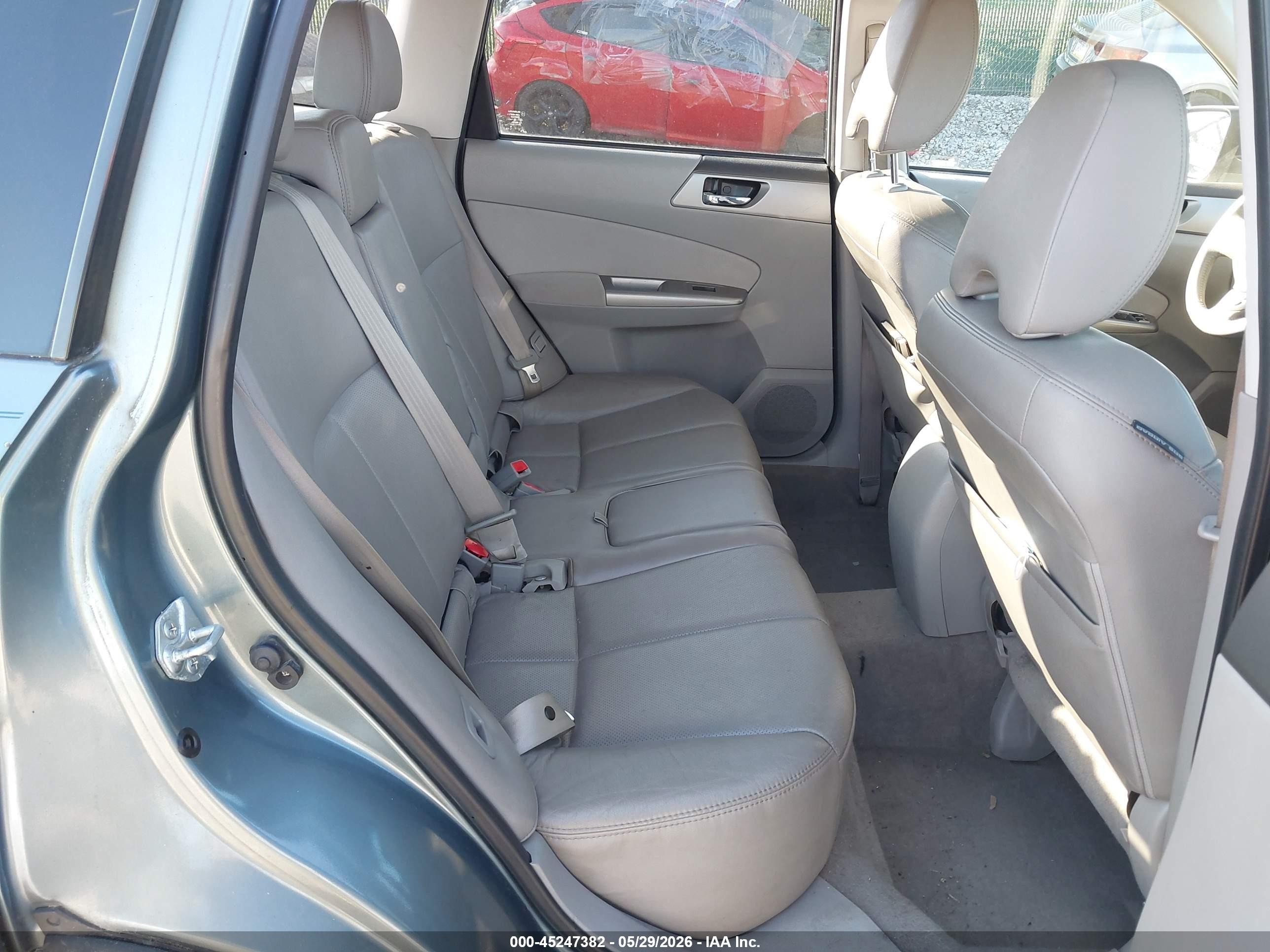 2009 Subaru Forester 2.5x Limited Silver vin: JF2SH64659H744955