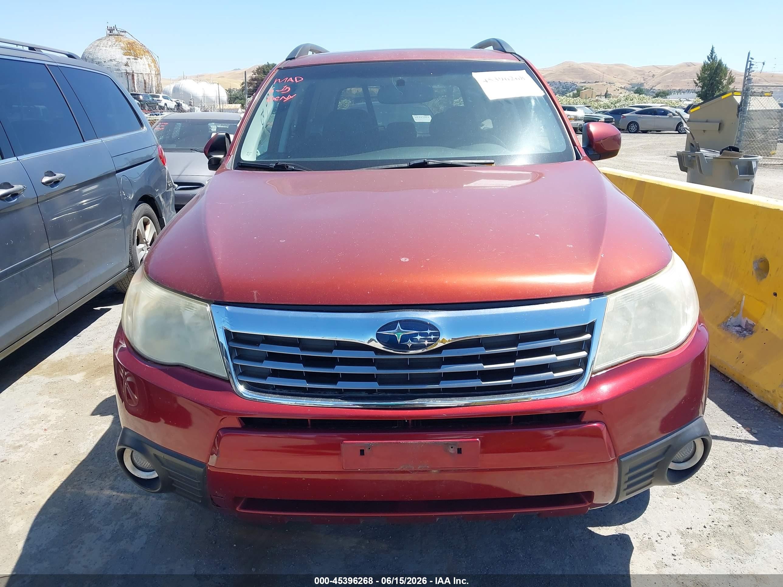 2009 Subaru Forester 2.5x Limited Red vin: JF2SH64659H758516
