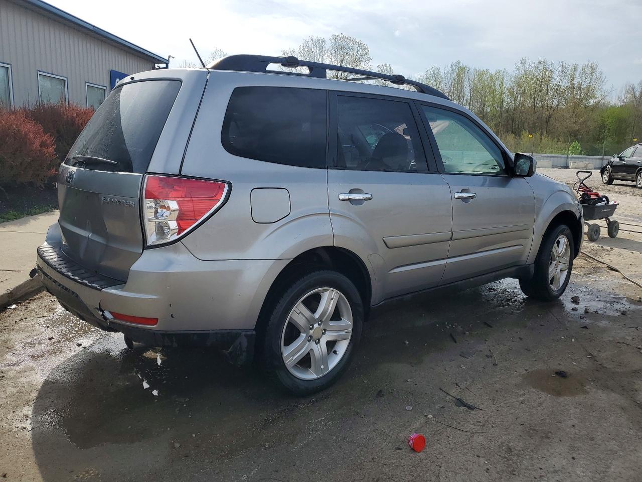 2009 Subaru Forester 2.5x Limited Silver vin: JF2SH64659H779673