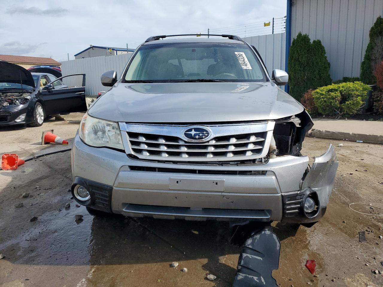 2009 Subaru Forester 2.5x Limited Silver vin: JF2SH64659H779673