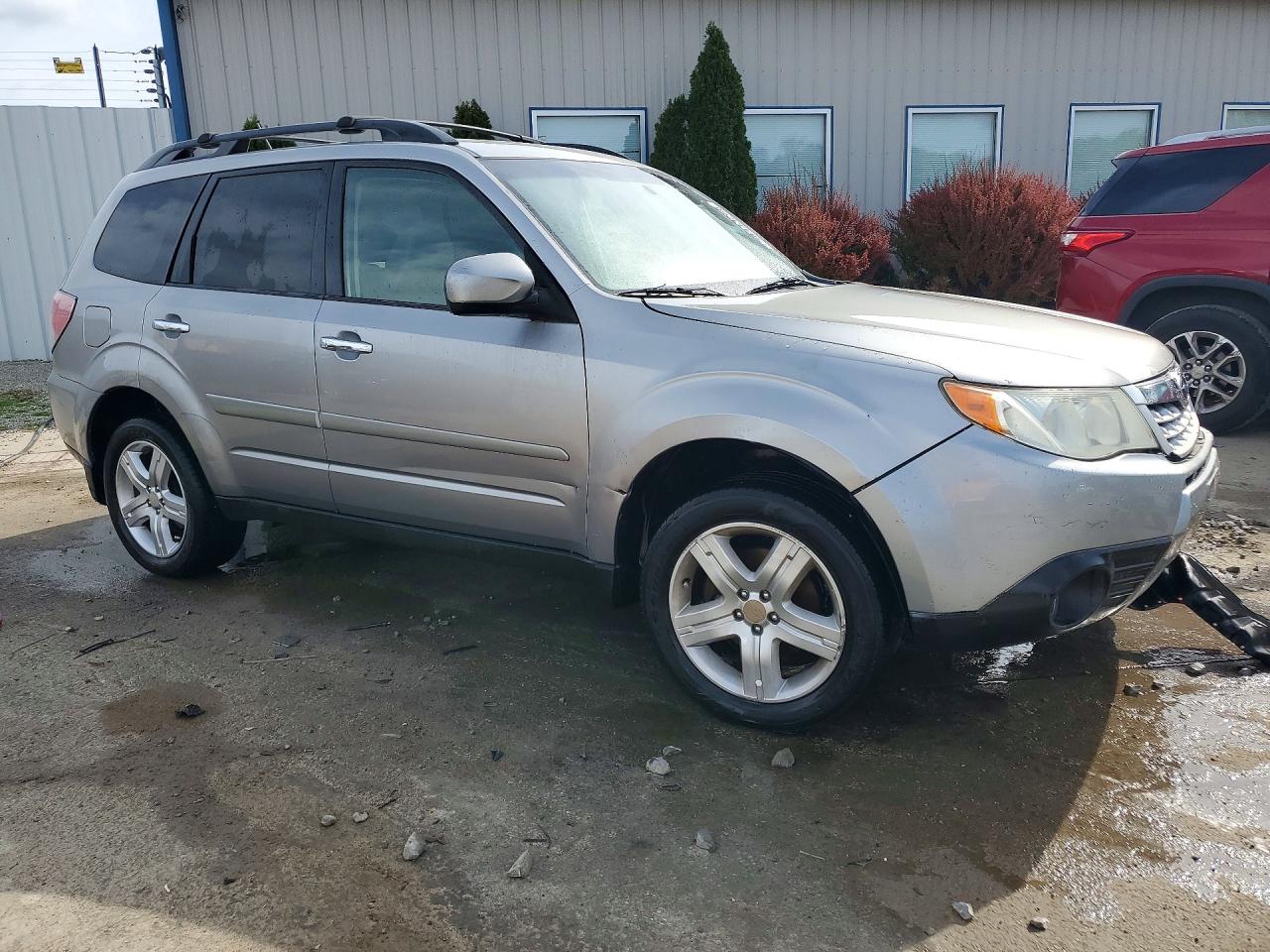 2009 Subaru Forester 2.5x Limited Silver vin: JF2SH64659H779673