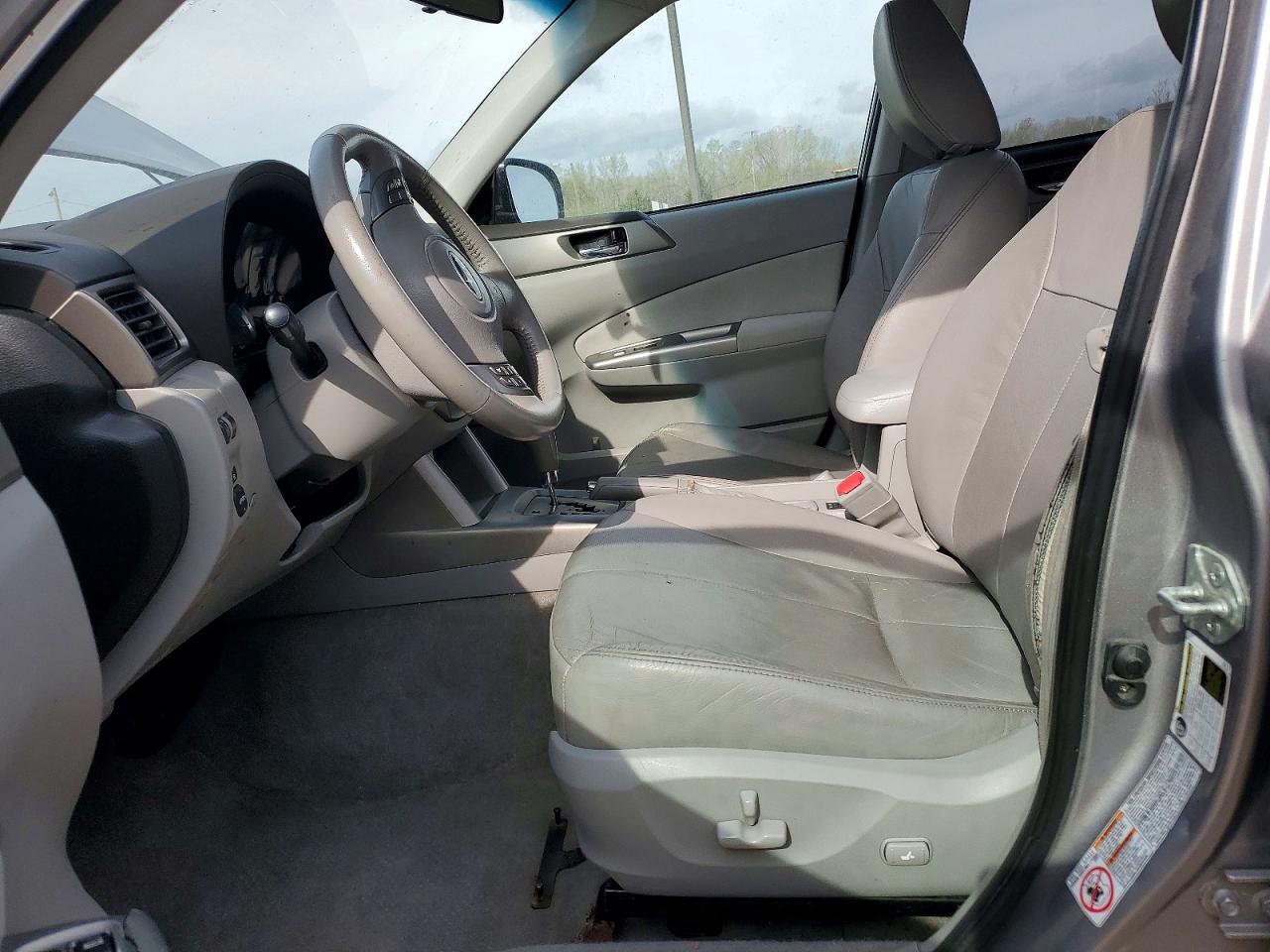 2009 Subaru Forester 2.5x Limited Silver vin: JF2SH64659H779673
