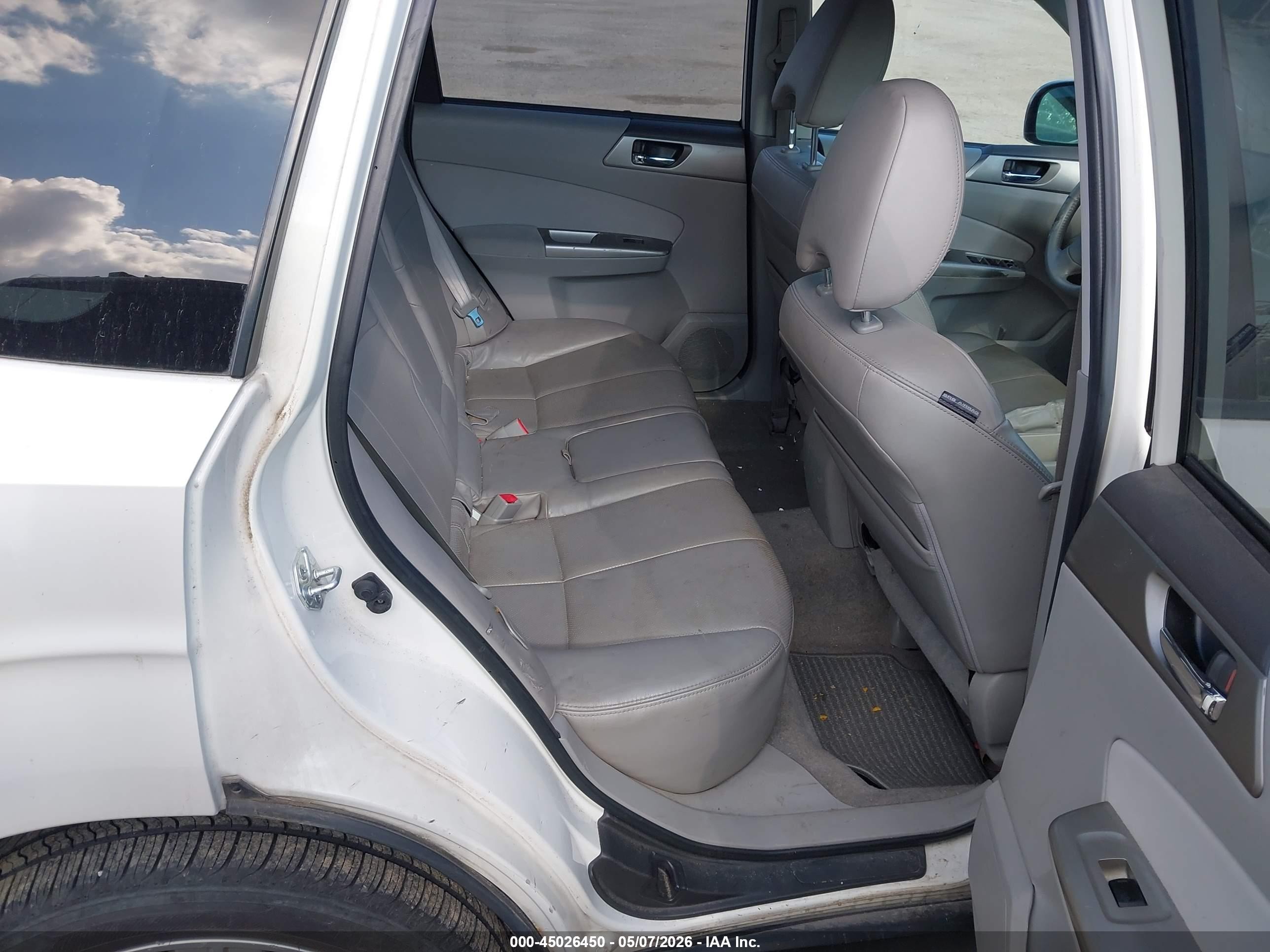 2009 Subaru Forester 2.5x Limited White vin: JF2SH64669H718686