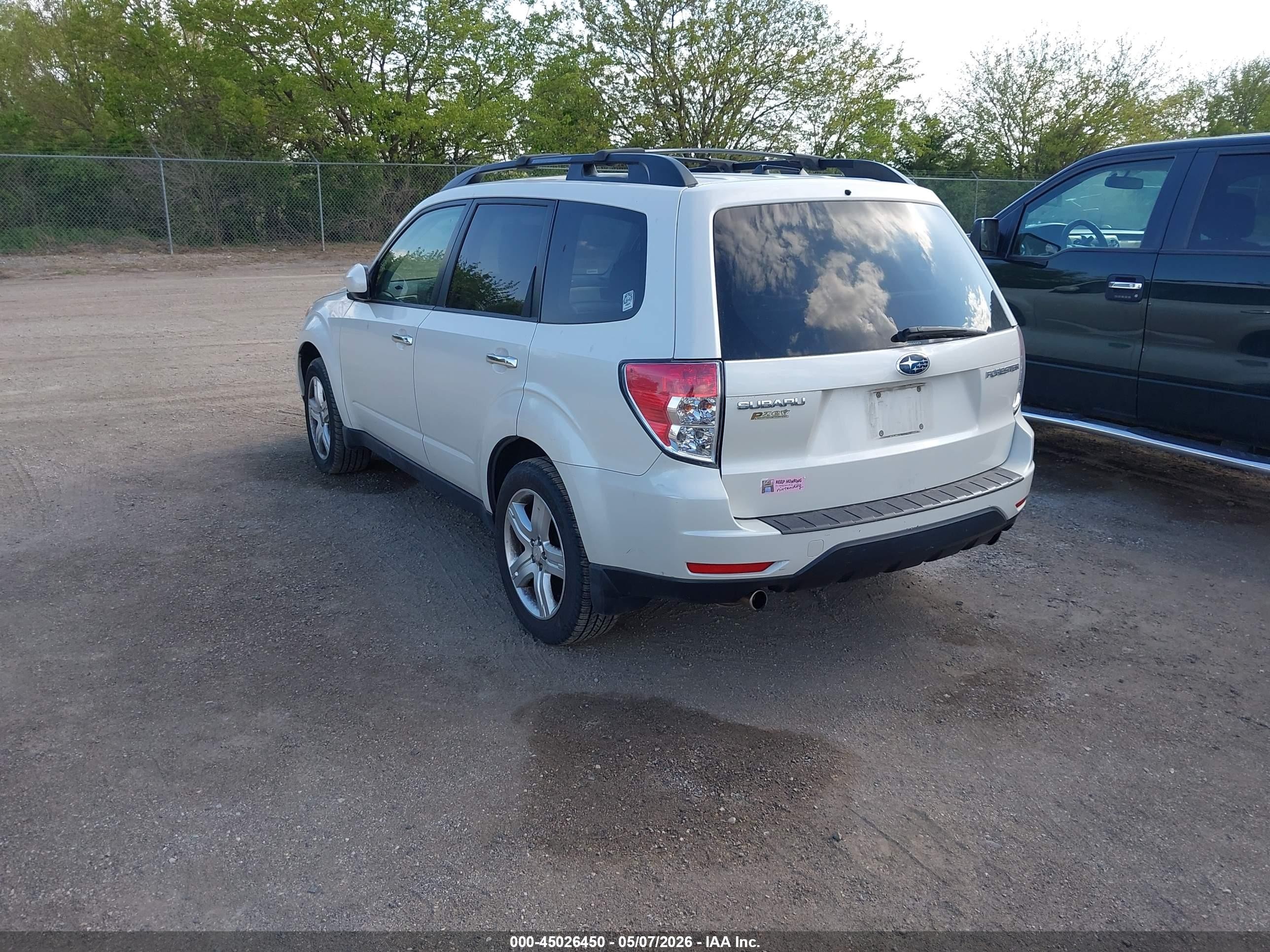 2009 Subaru Forester 2.5x Limited White vin: JF2SH64669H718686