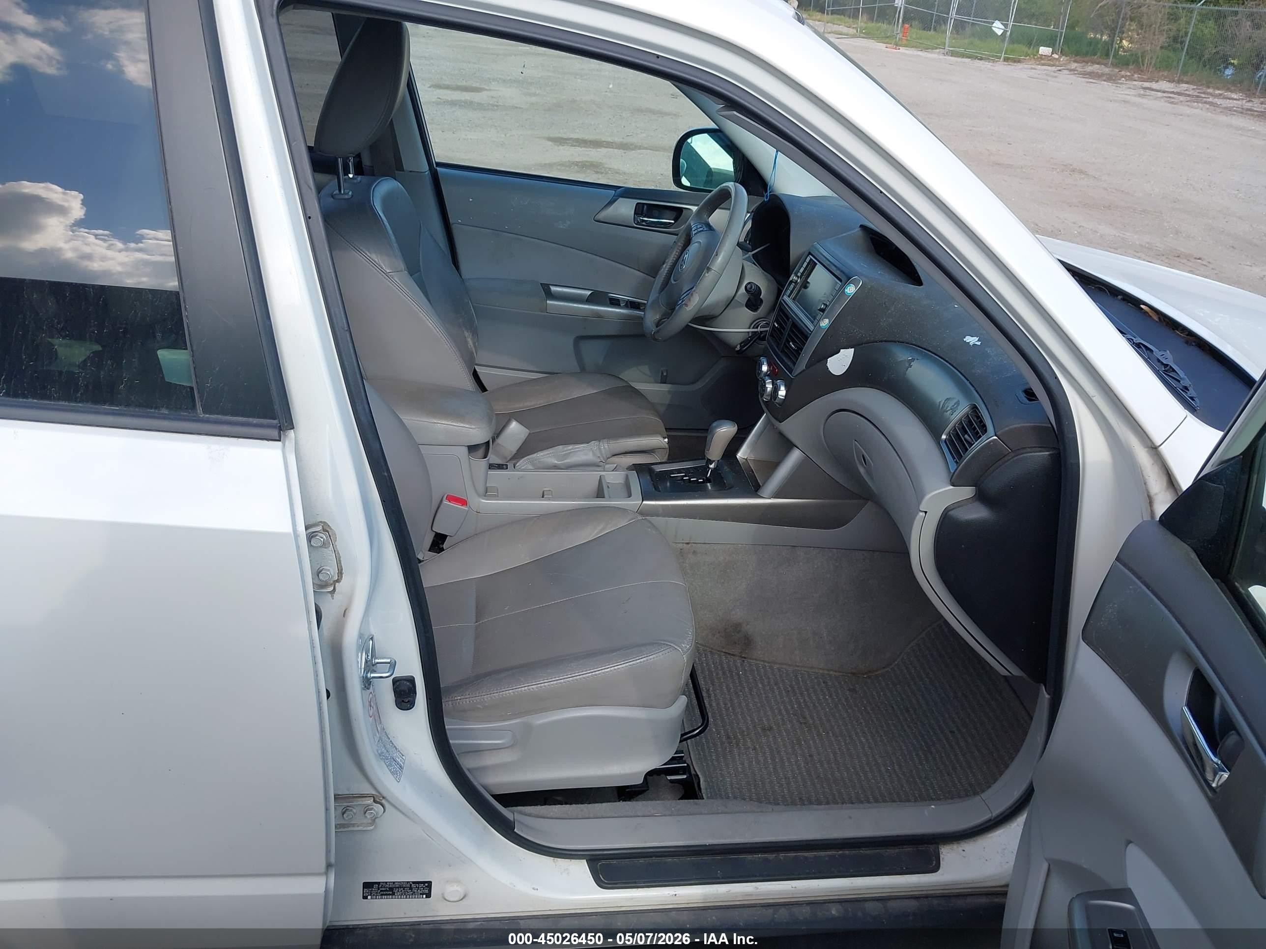 2009 Subaru Forester 2.5x Limited White vin: JF2SH64669H718686