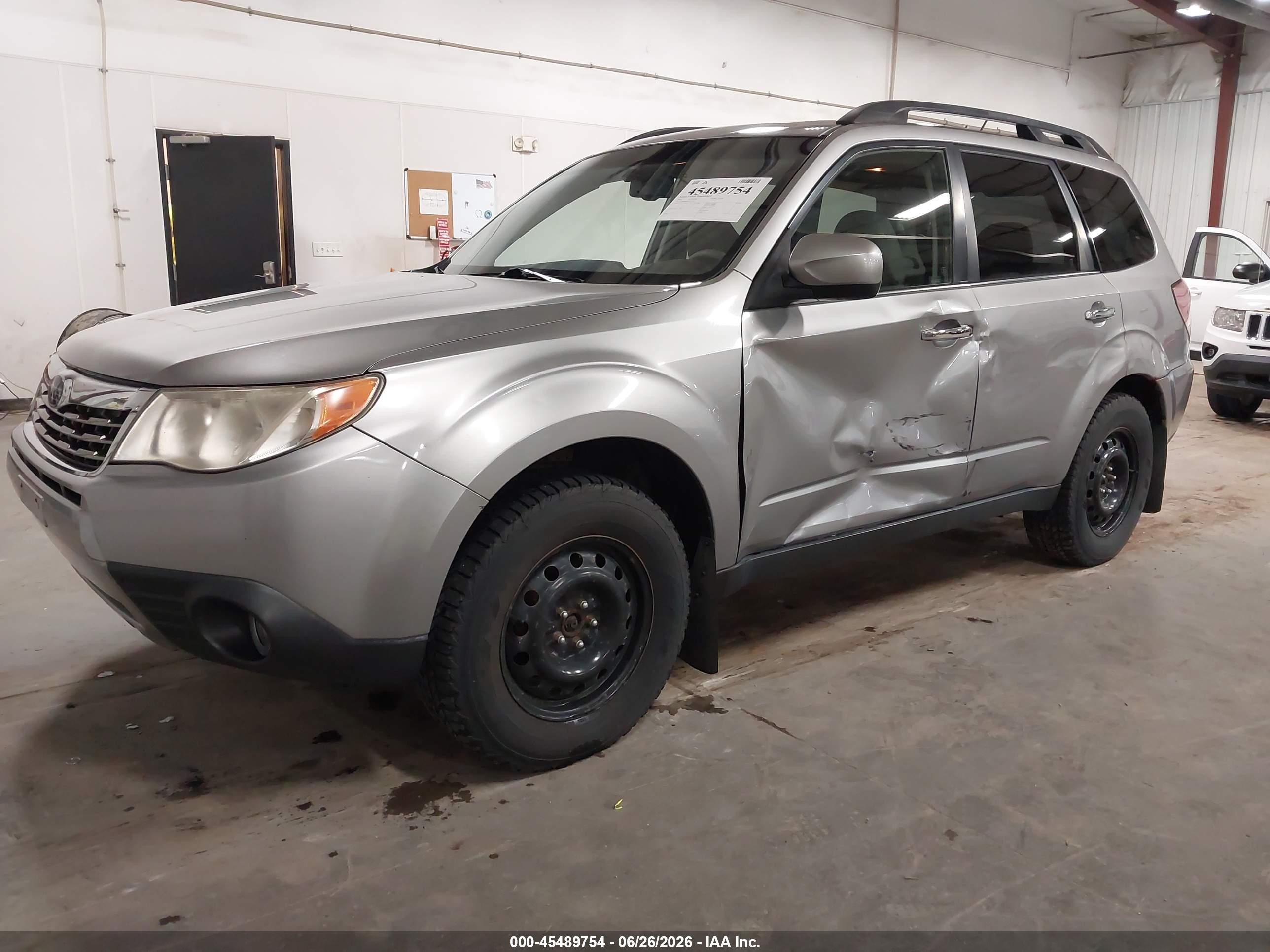 2009 Subaru Forester 2.5x Limited Silver vin: JF2SH64669H763305