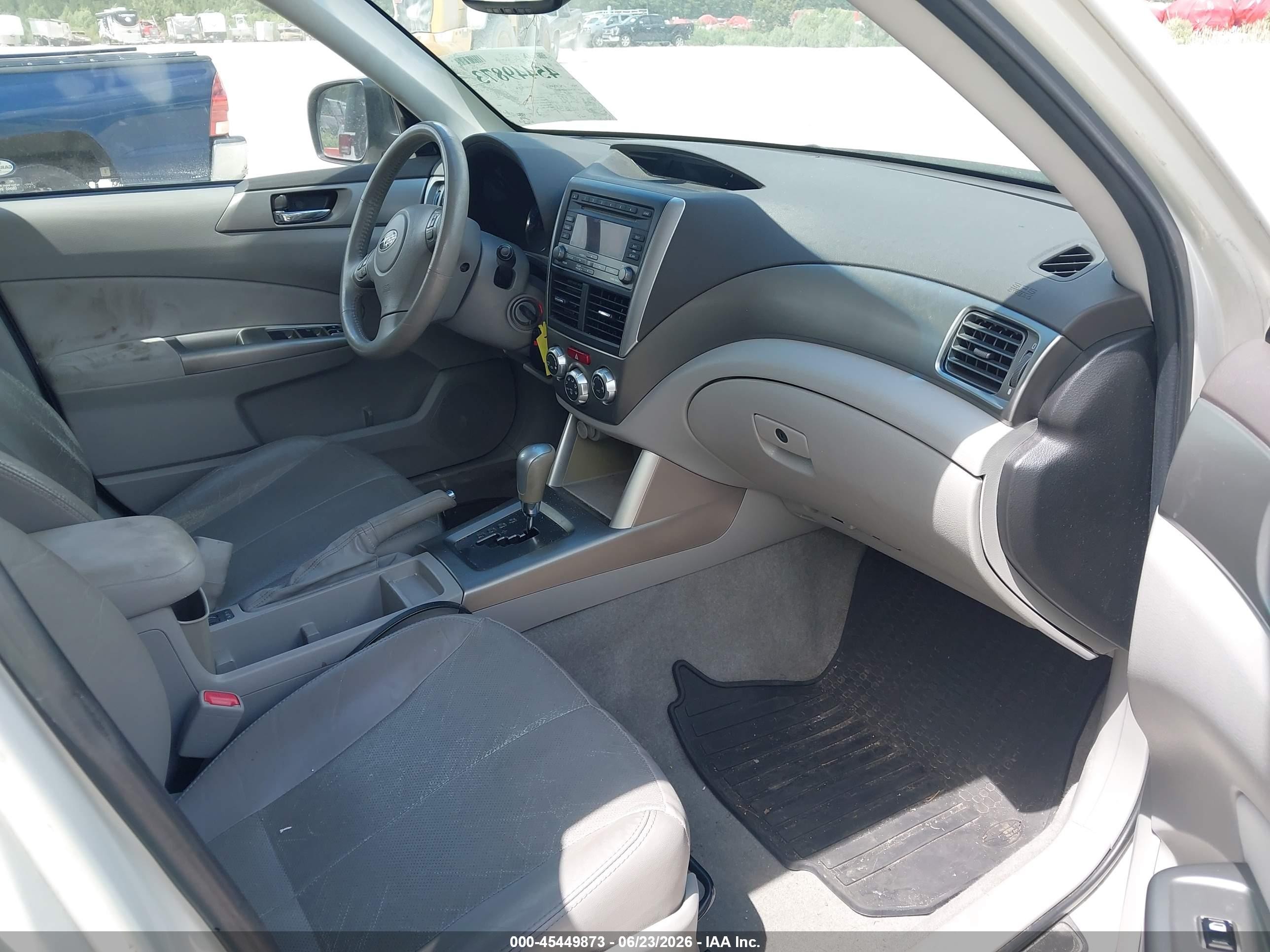 2009 Subaru Forester 2.5x Limited White vin: JF2SH64669H782887