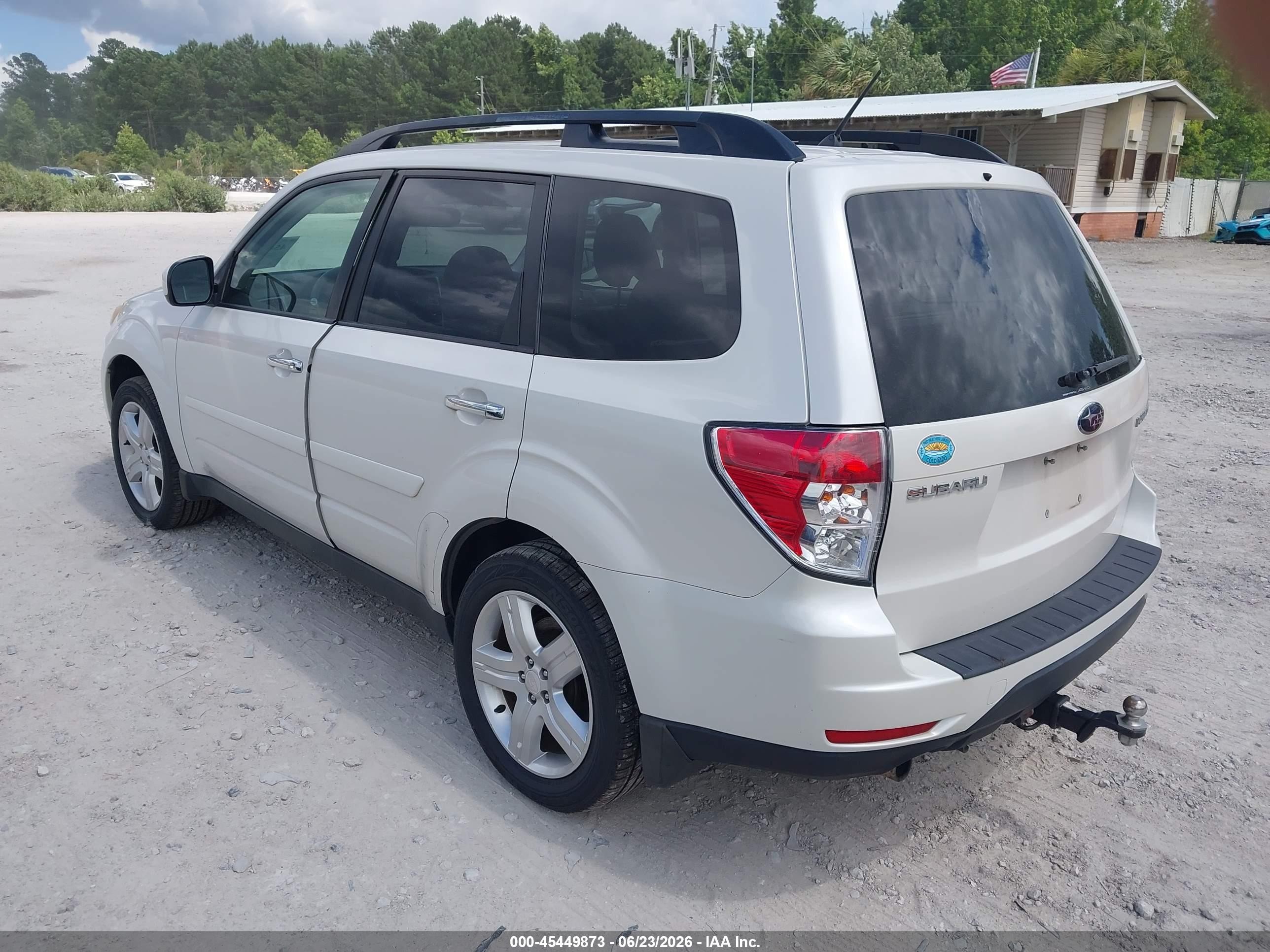 2009 Subaru Forester 2.5x Limited White vin: JF2SH64669H782887