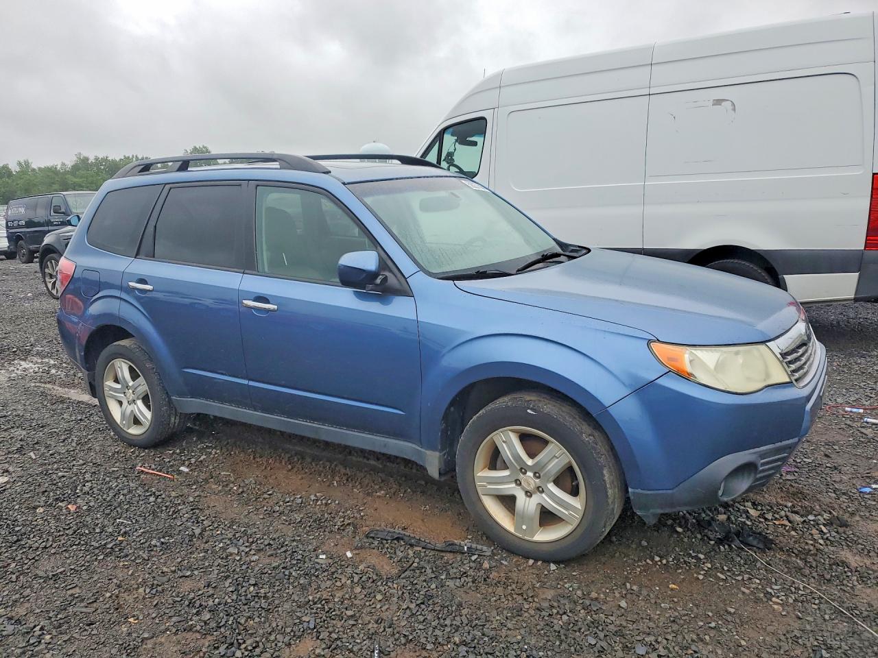 2009 Subaru Forester Blue vin: JF2SH64679H705381