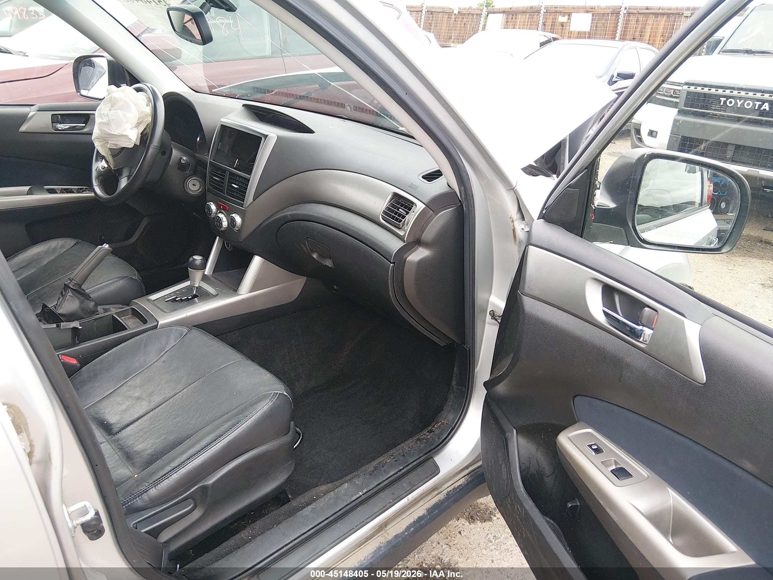 2009 Subaru Forester 2.5x Limited Silver vin: JF2SH64679H719944