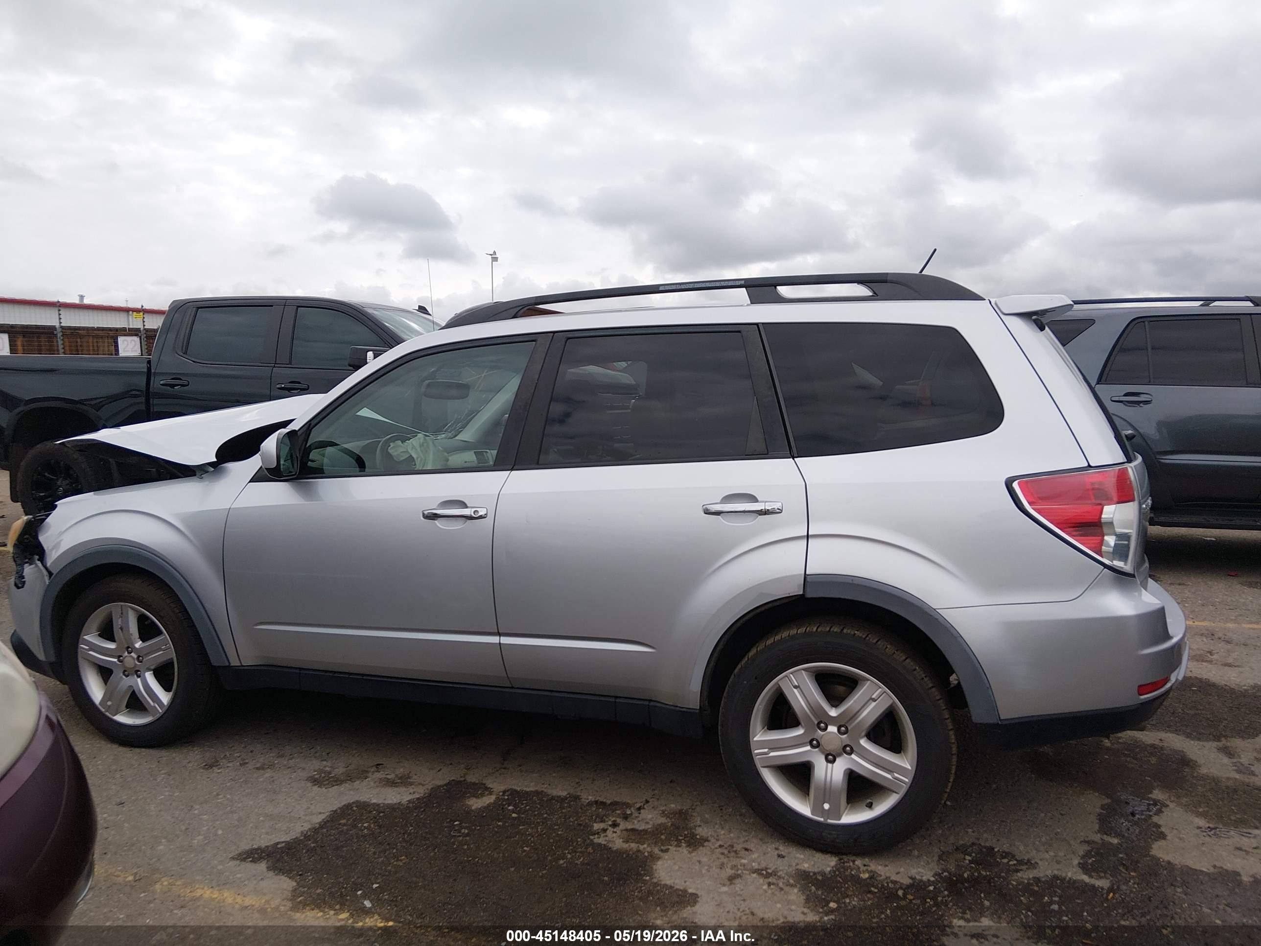 2009 Subaru Forester 2.5x Limited Silver vin: JF2SH64679H719944