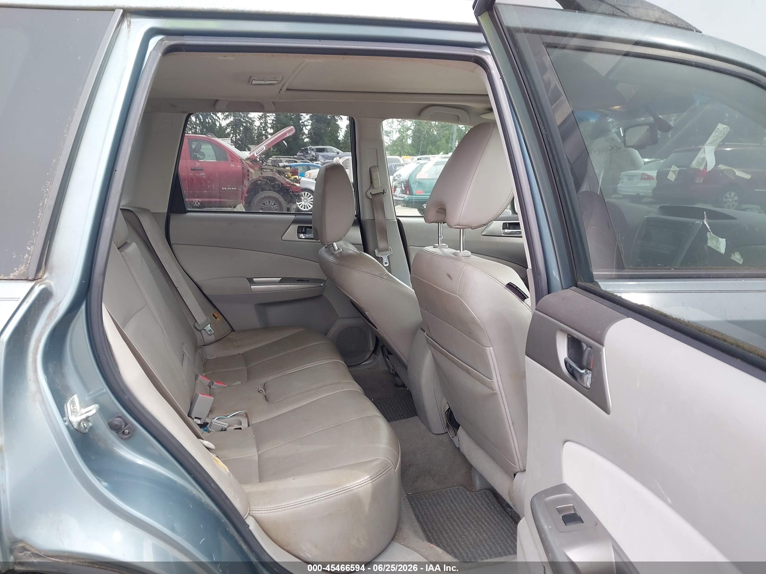 2009 Subaru Forester 2.5x Limited Blue vin: JF2SH64679H777214