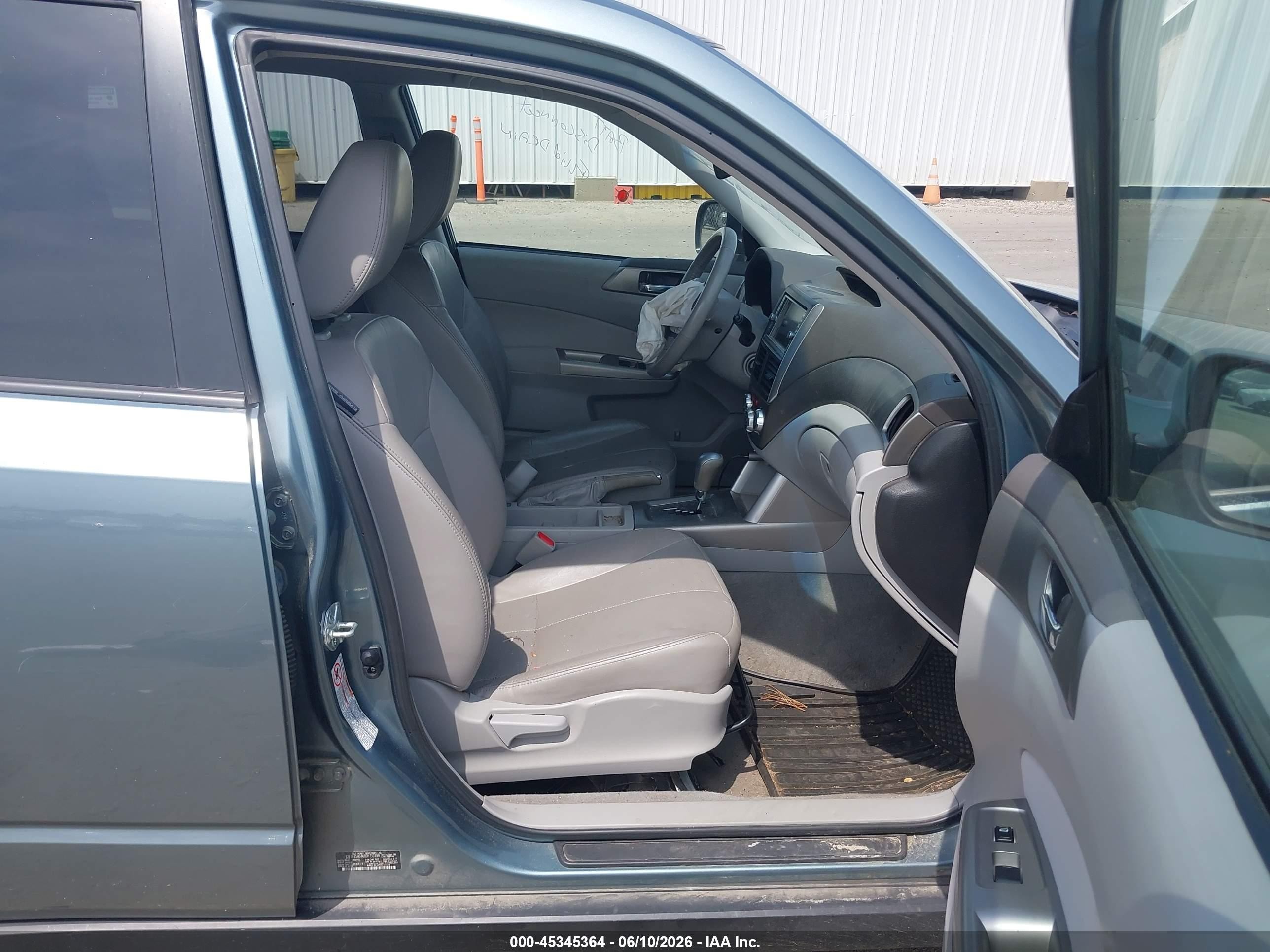 2009 Subaru Forester 2.5x Limited Light Blue vin: JF2SH64689H736798