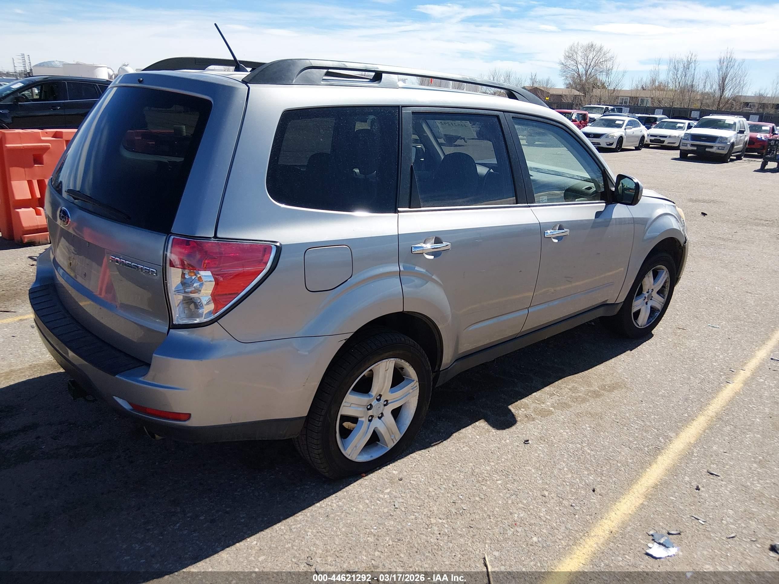 2009 Subaru Forester 2.5x Limited Silver vin: JF2SH64689H768215