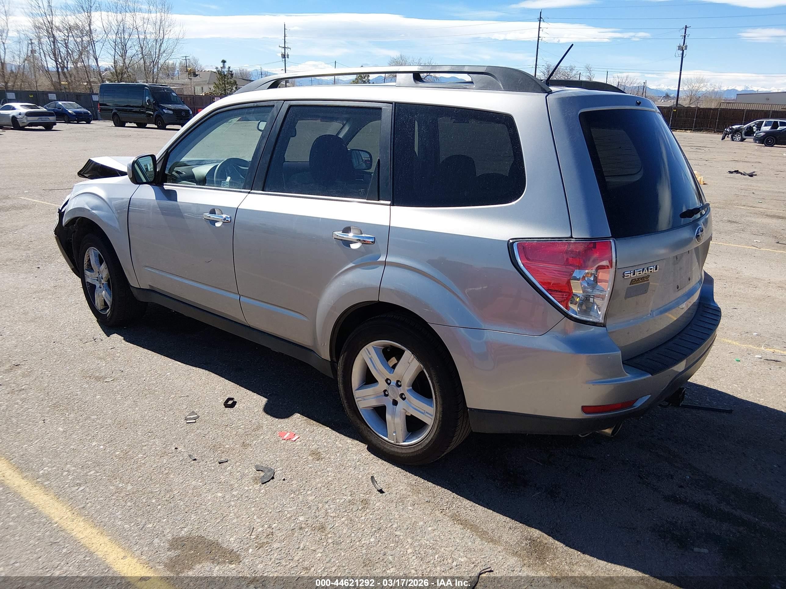 2009 Subaru Forester 2.5x Limited Silver vin: JF2SH64689H768215