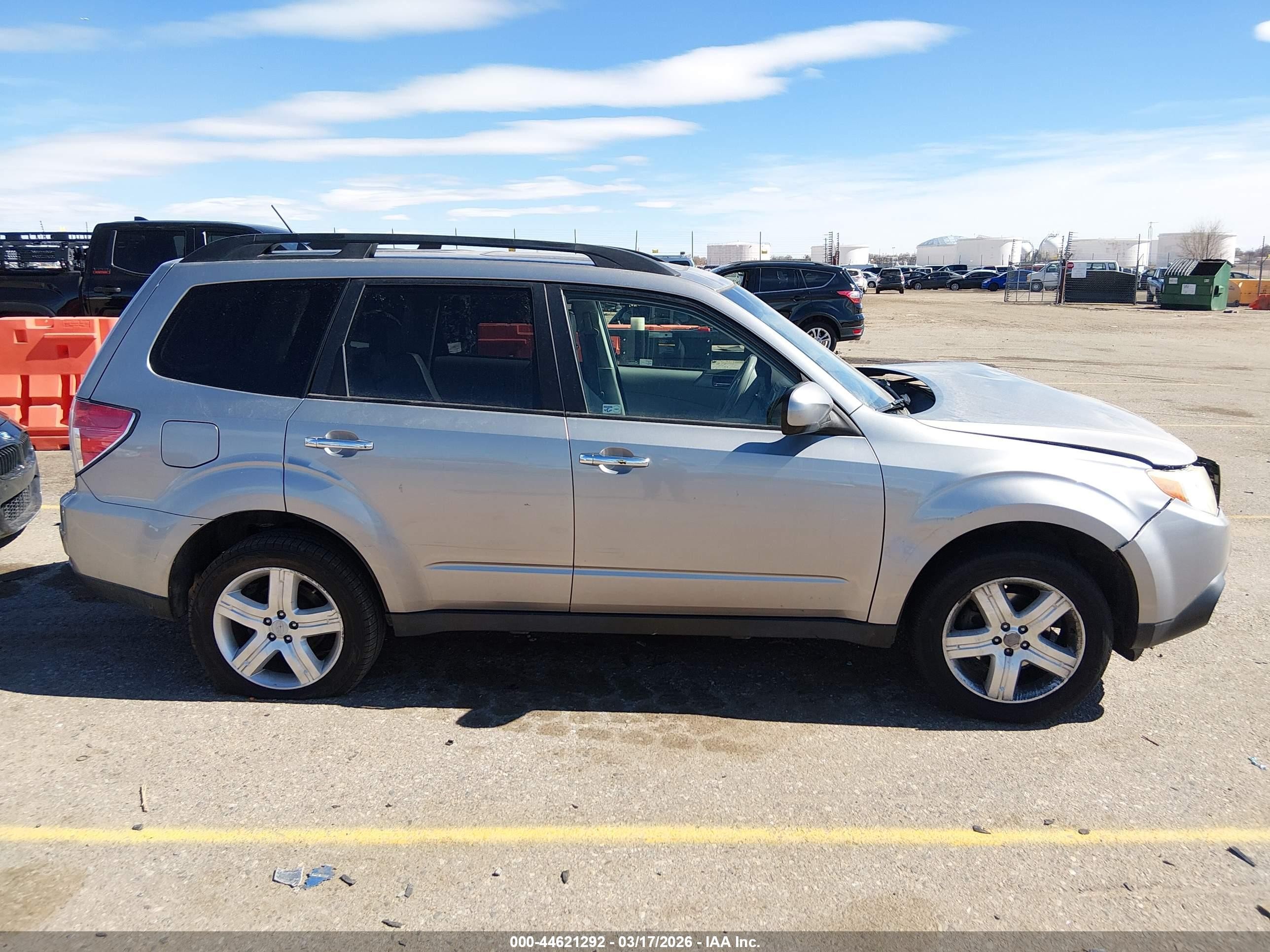 2009 Subaru Forester 2.5x Limited Silver vin: JF2SH64689H768215