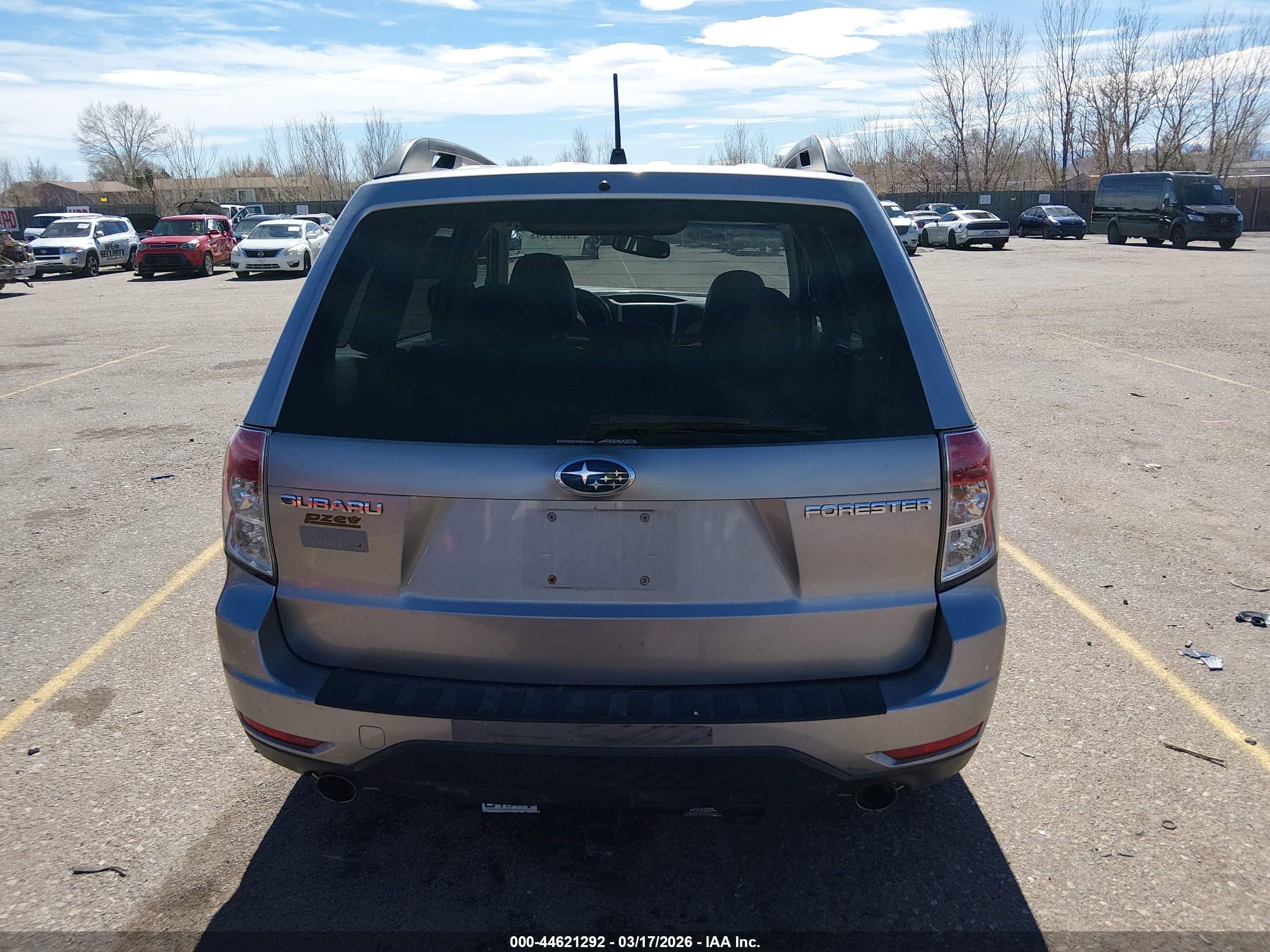2009 Subaru Forester 2.5x Limited Silver vin: JF2SH64689H768215