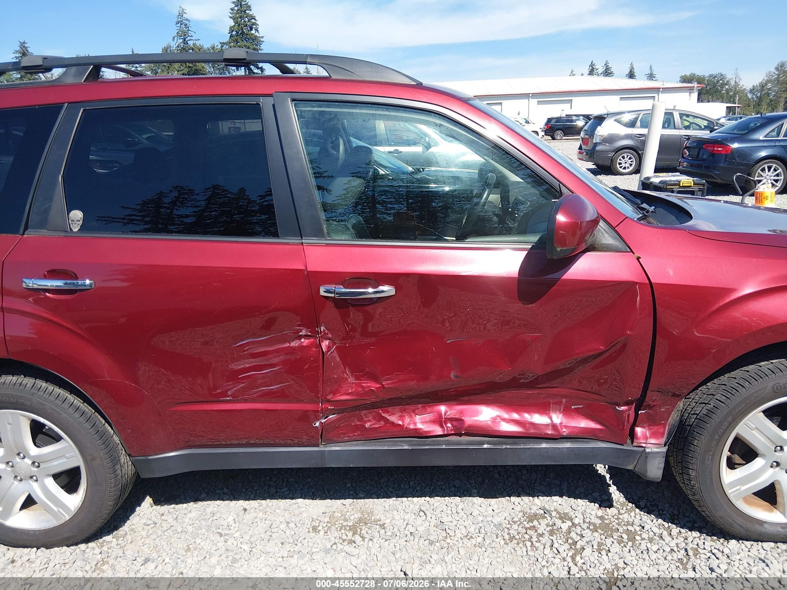 2009 Subaru Forester 2.5x Limited Red vin: JF2SH64699H750239