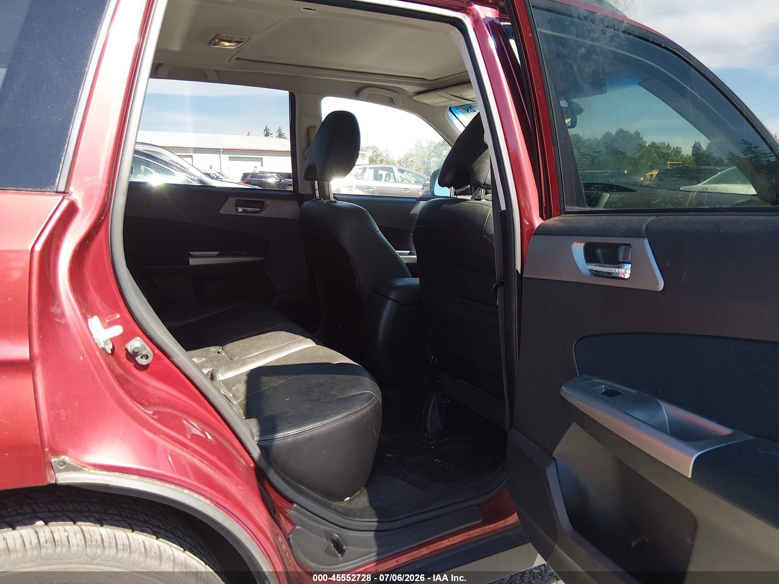 2009 Subaru Forester 2.5x Limited Red vin: JF2SH64699H750239