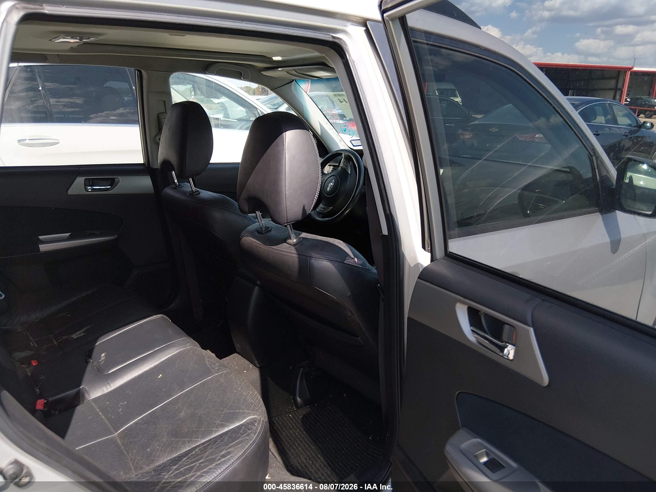 2009 Subaru Forester 2.5x Limited Silver vin: JF2SH646X9H775456