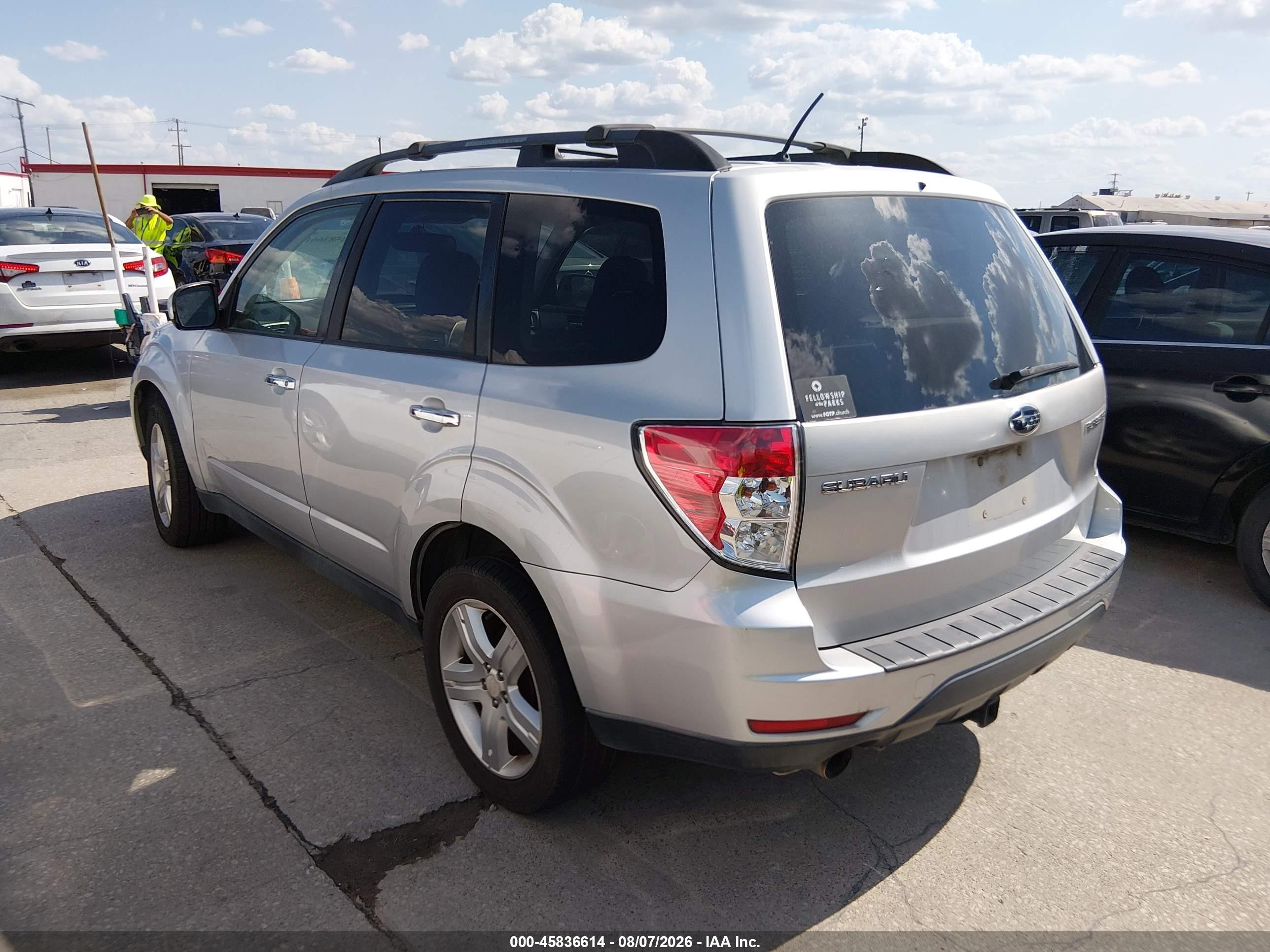 2009 Subaru Forester 2.5x Limited Silver vin: JF2SH646X9H775456