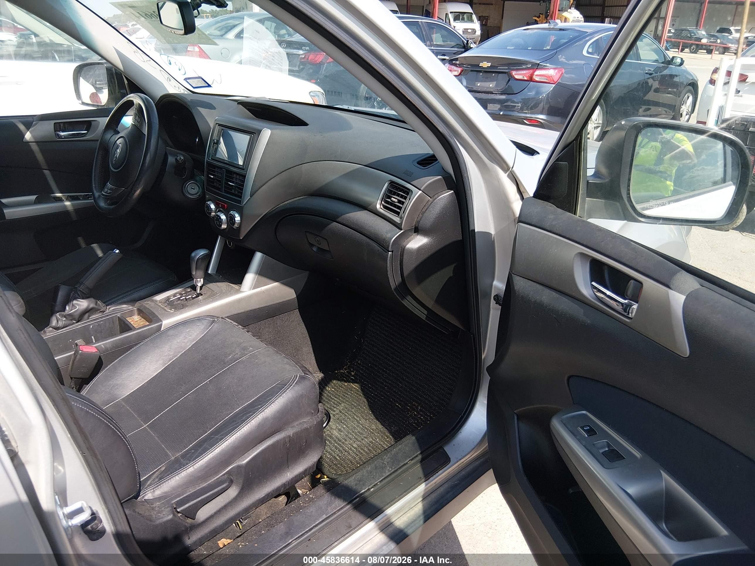 2009 Subaru Forester 2.5x Limited Silver vin: JF2SH646X9H775456